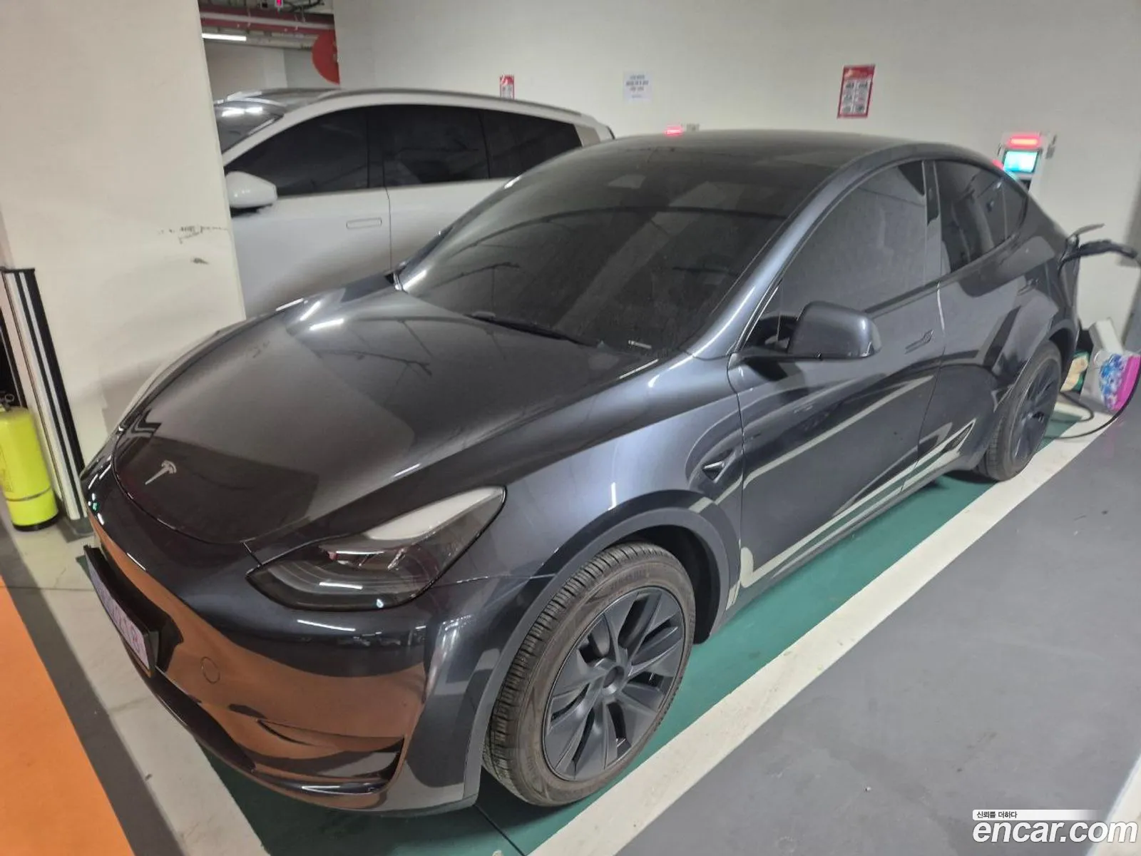 Tesla Model Y 2025 — 9