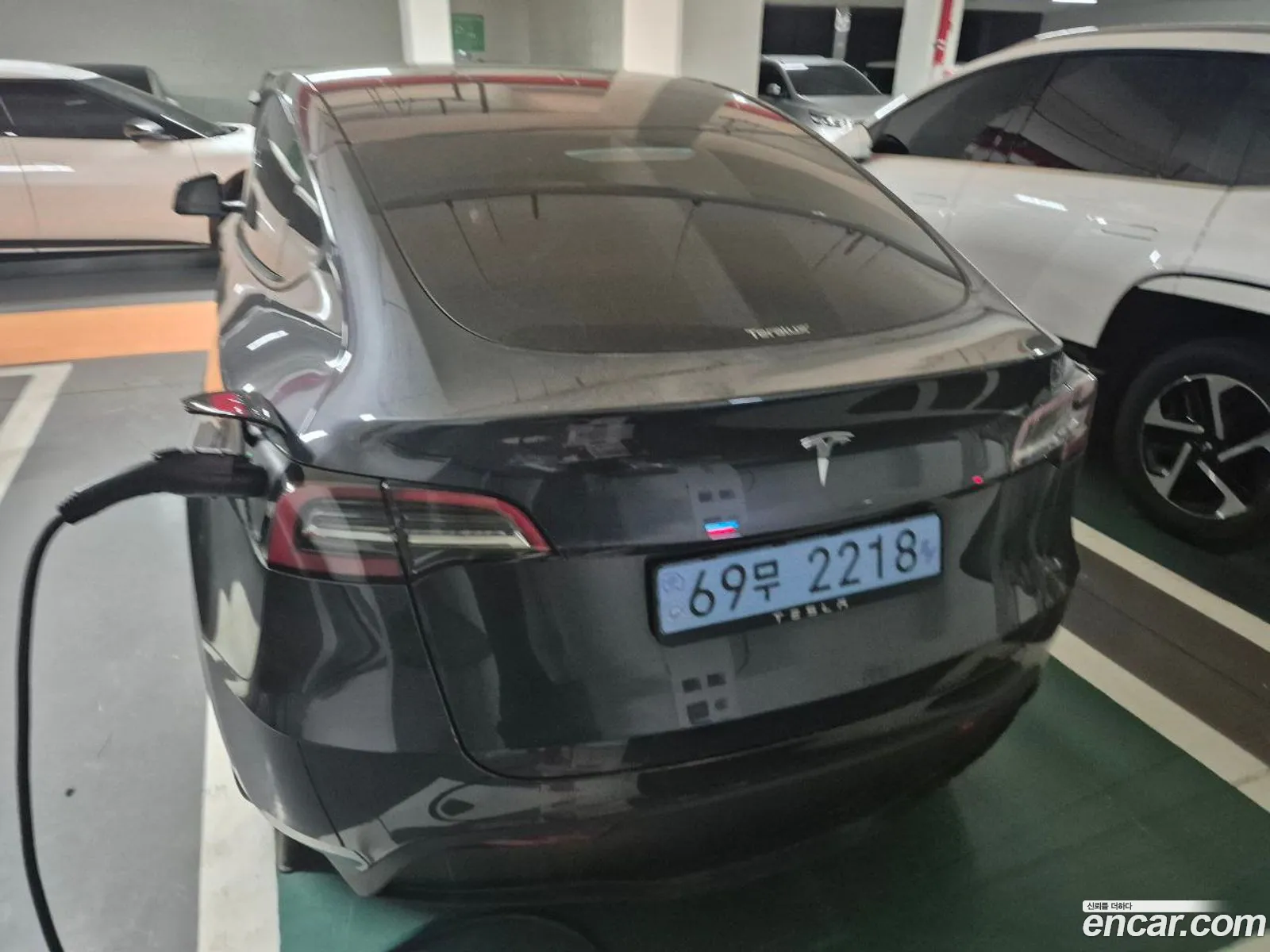 Tesla Model Y 2025 — 10