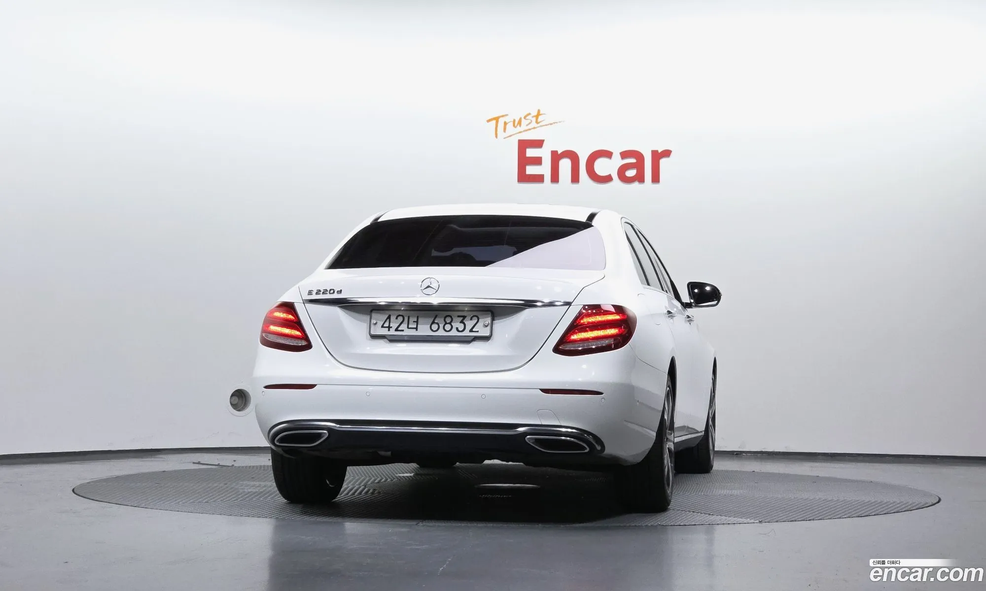 Mercedes-Benz E-Class W213 2019 WDDZF0EB8KA567057 — 11