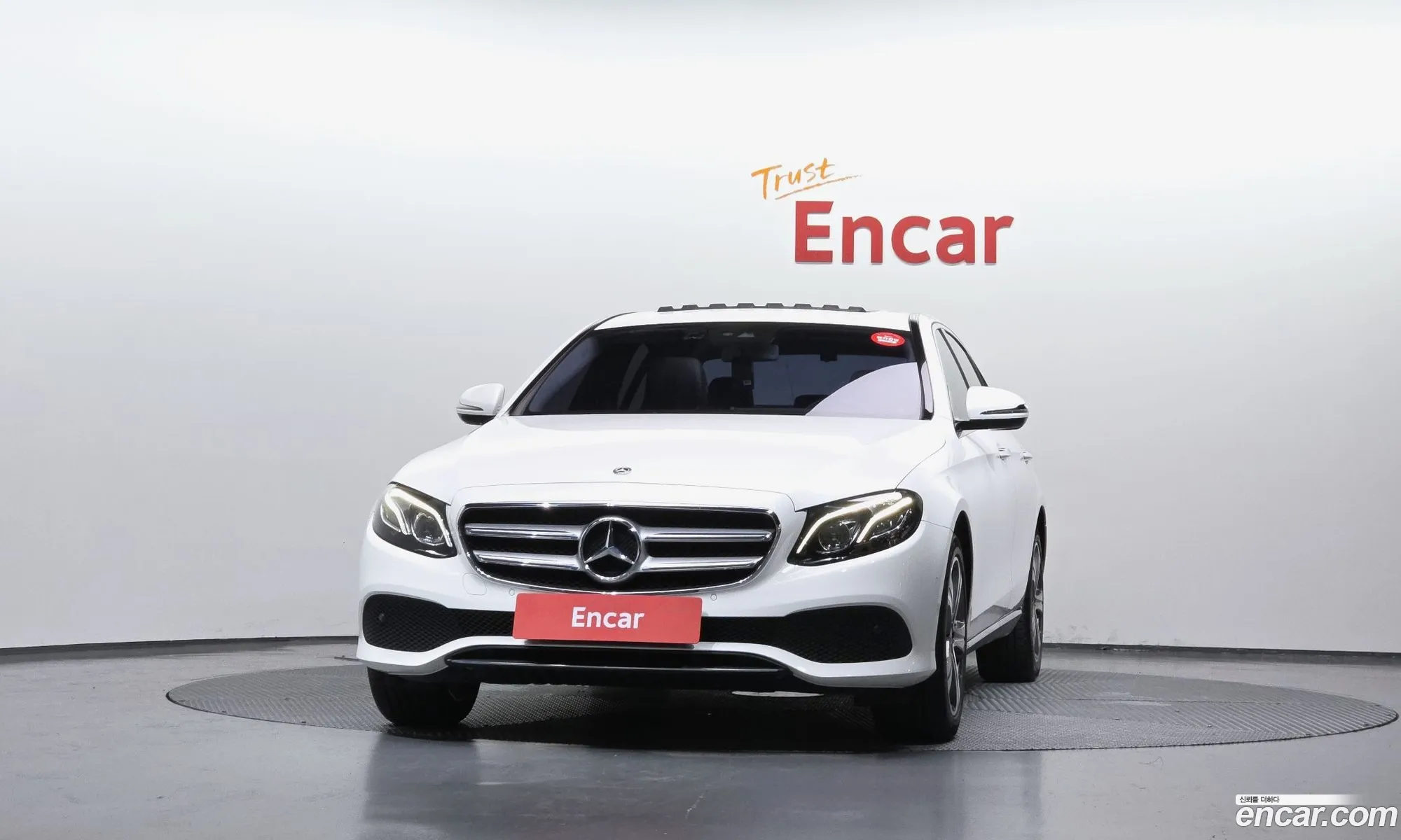 Mercedes-Benz E-Class W213 2019 WDDZF0EB8KA567057 — 23