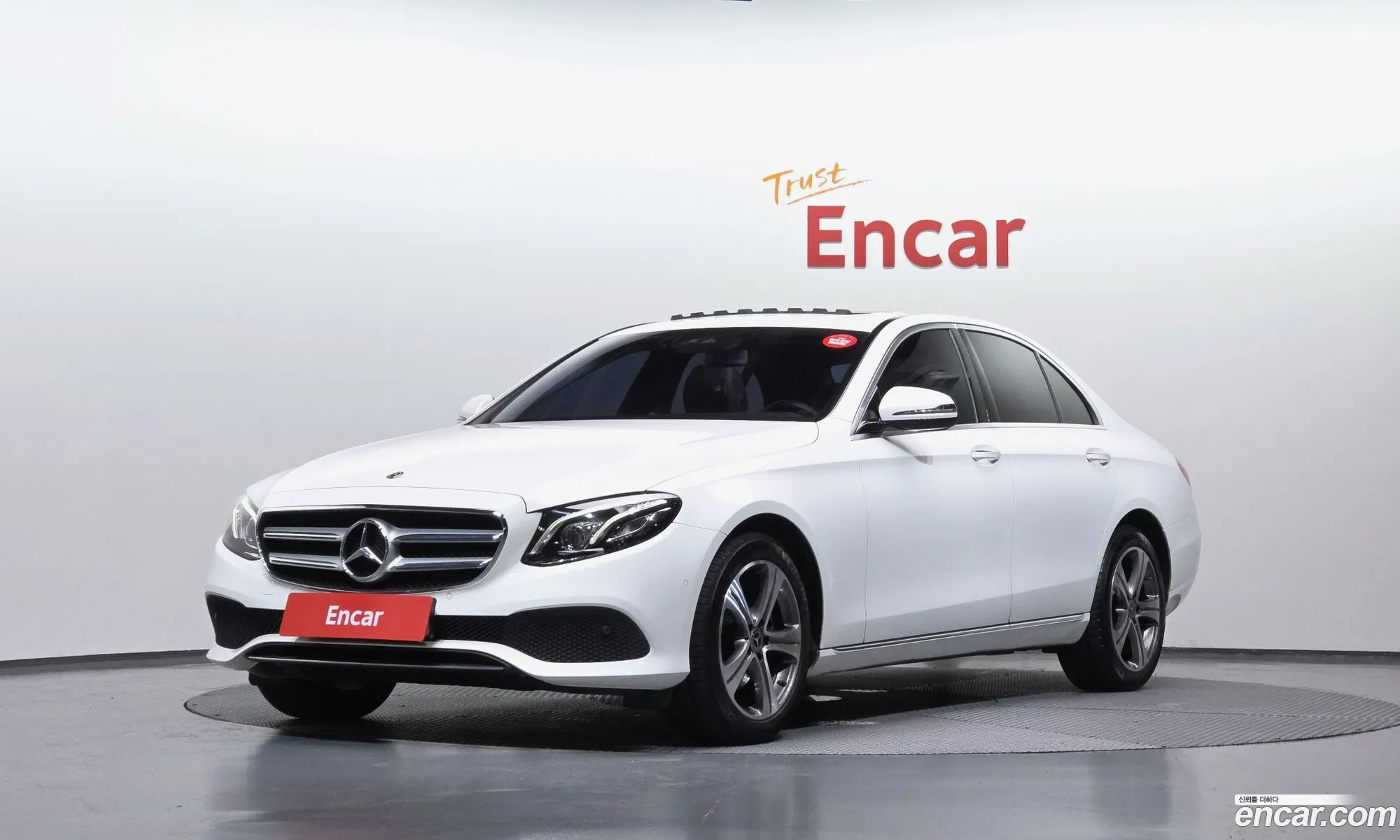 Mercedes-Benz E-Class W213 2019 WDDZF0EB8KA567057 — 30