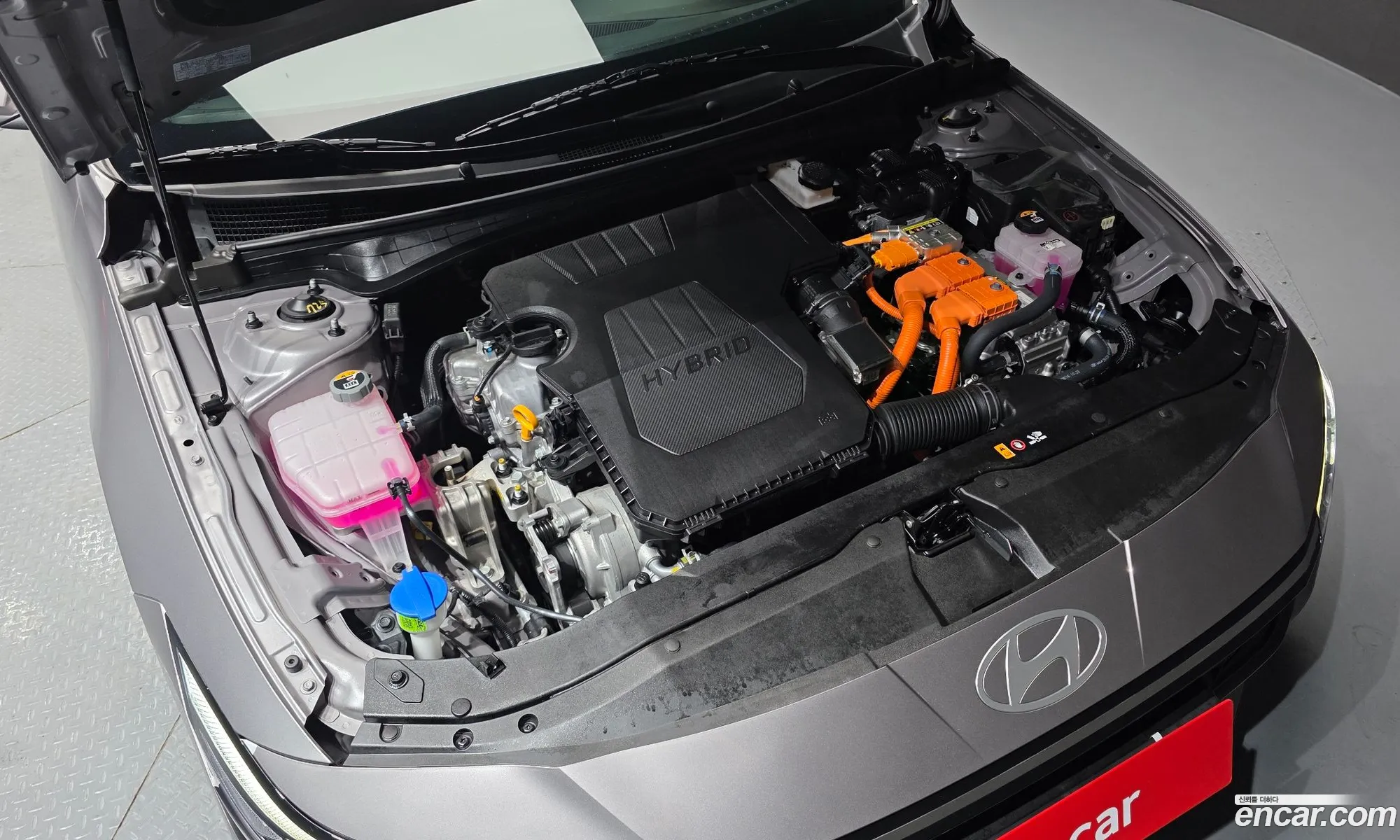 Hyundai Elantra Hybrid 2023 — 8