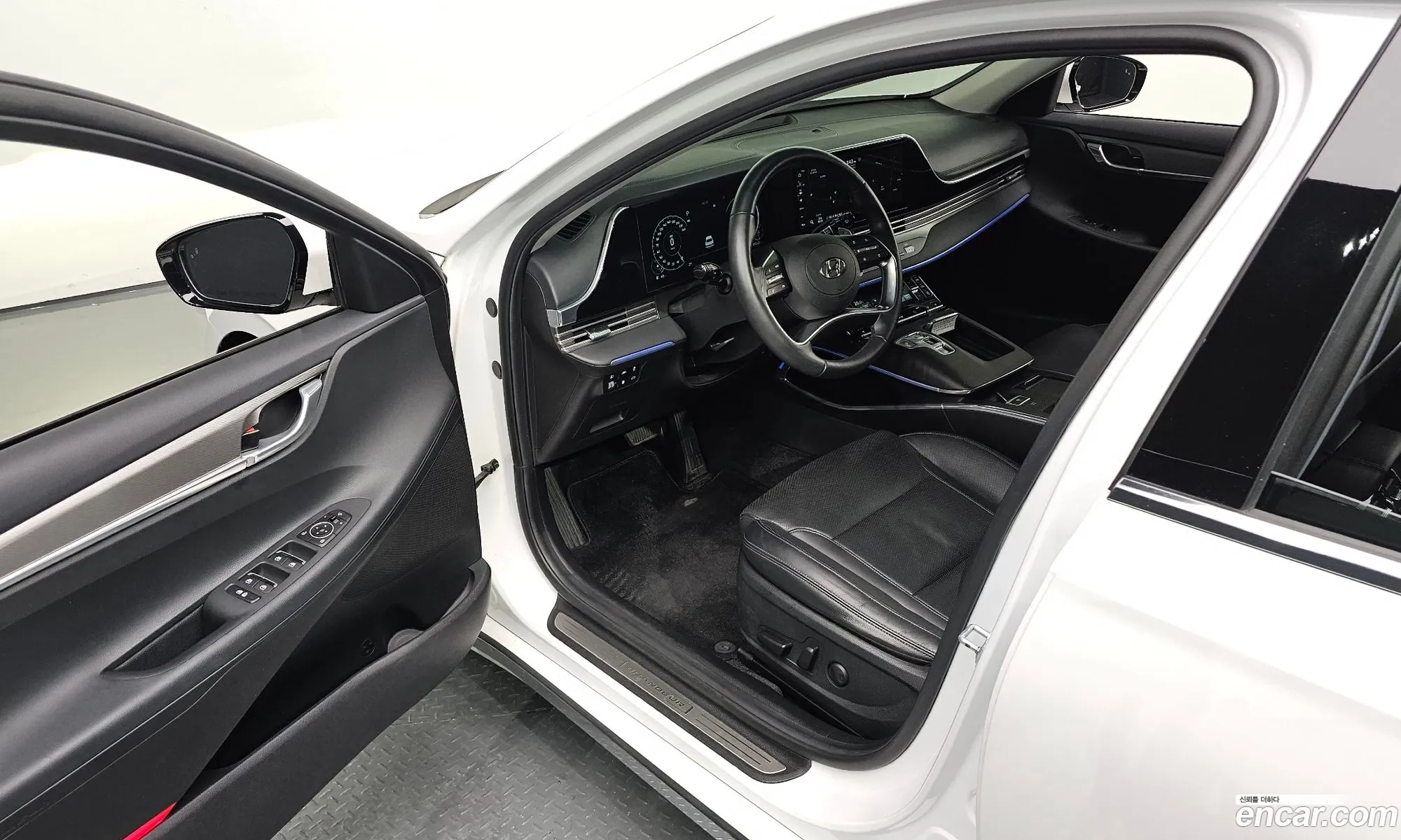 Hyundai Grandeur IG Hybrid 2020 — 3