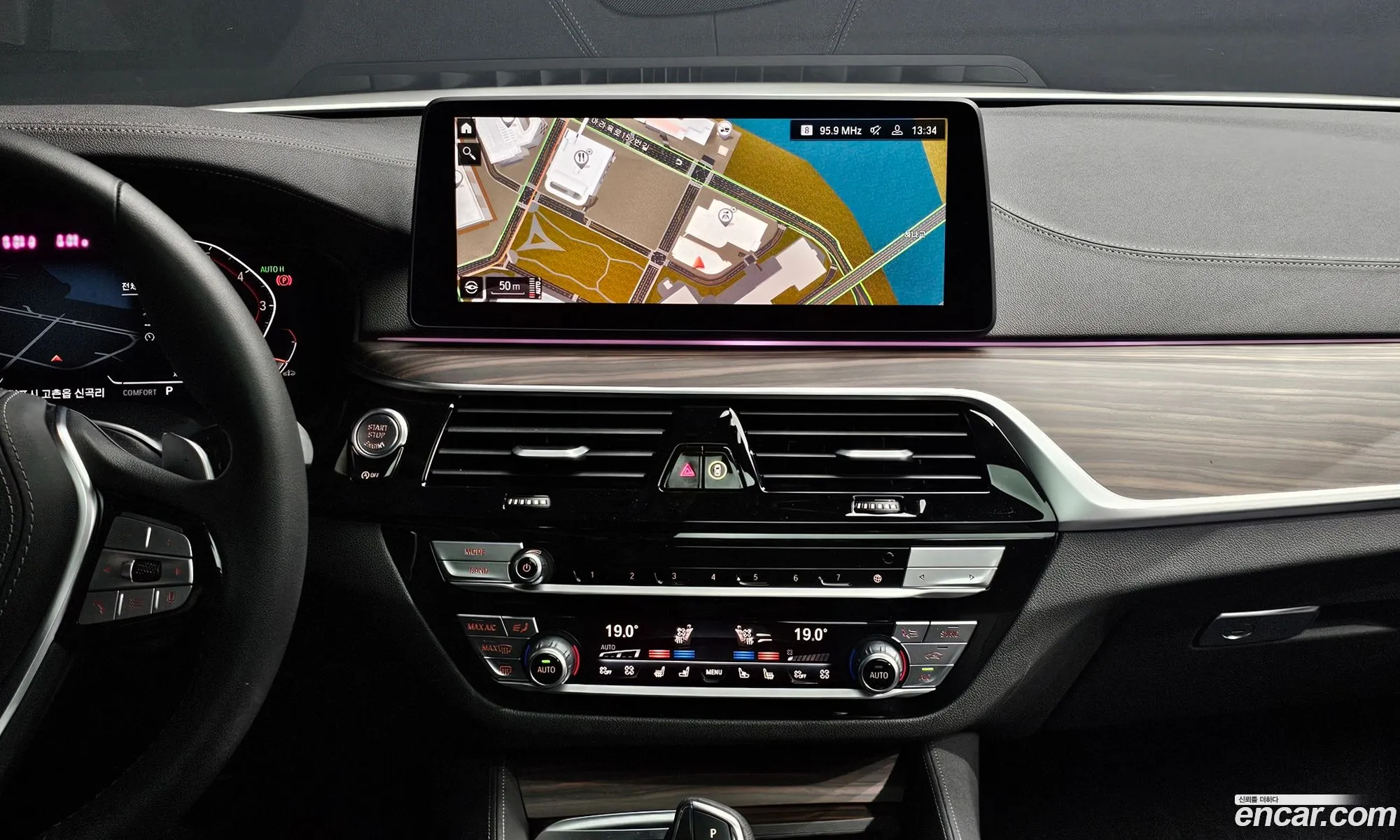 BMW 5 Series 2022 — 12