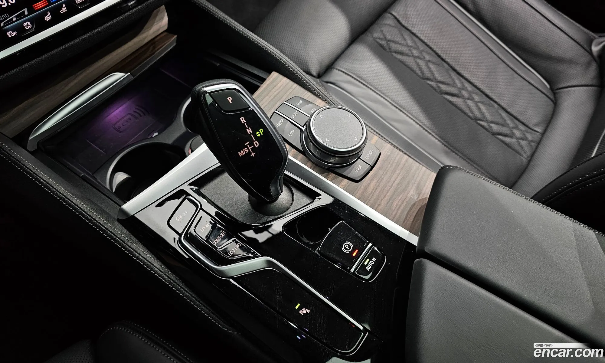 BMW 5 Series 2022 — 17