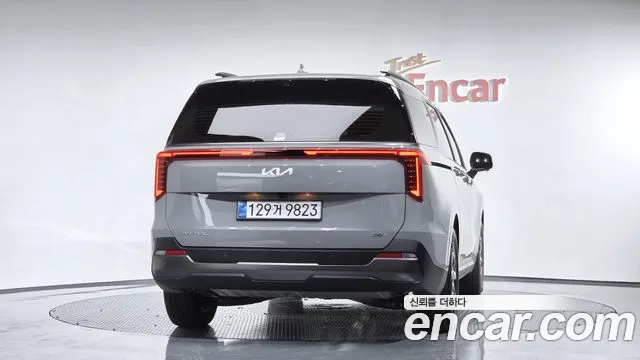 Kia Carnival 2025 — 3