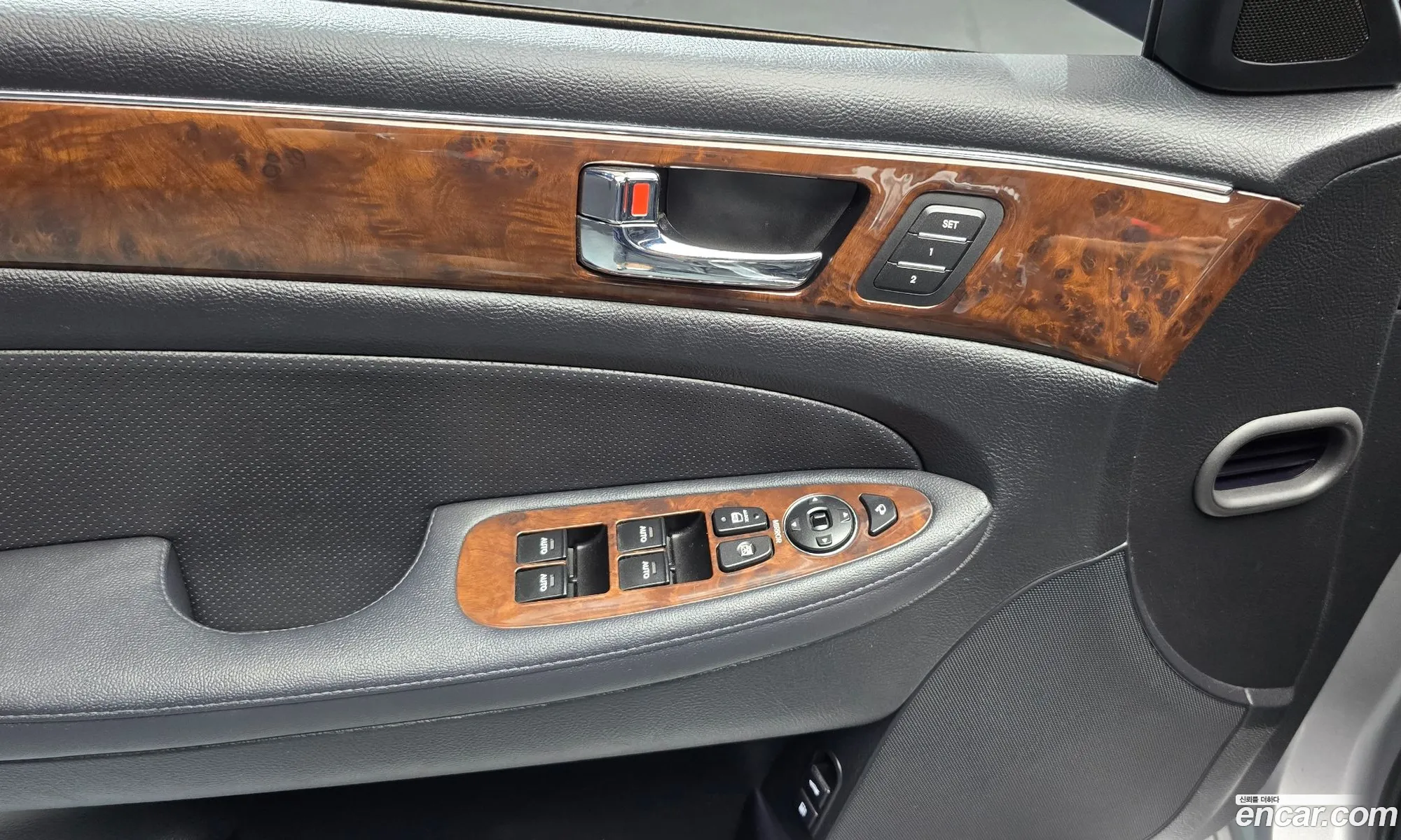 Hyundai Genesis 2010 — 5