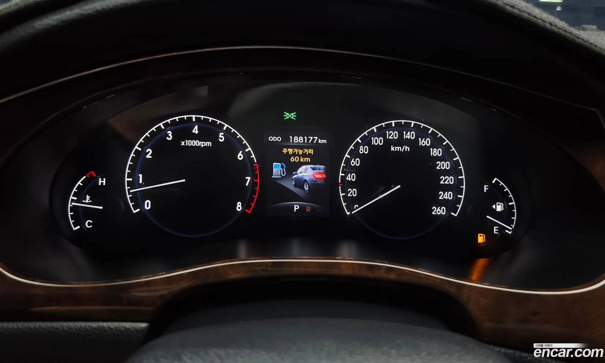 Hyundai Genesis 2010 — 3