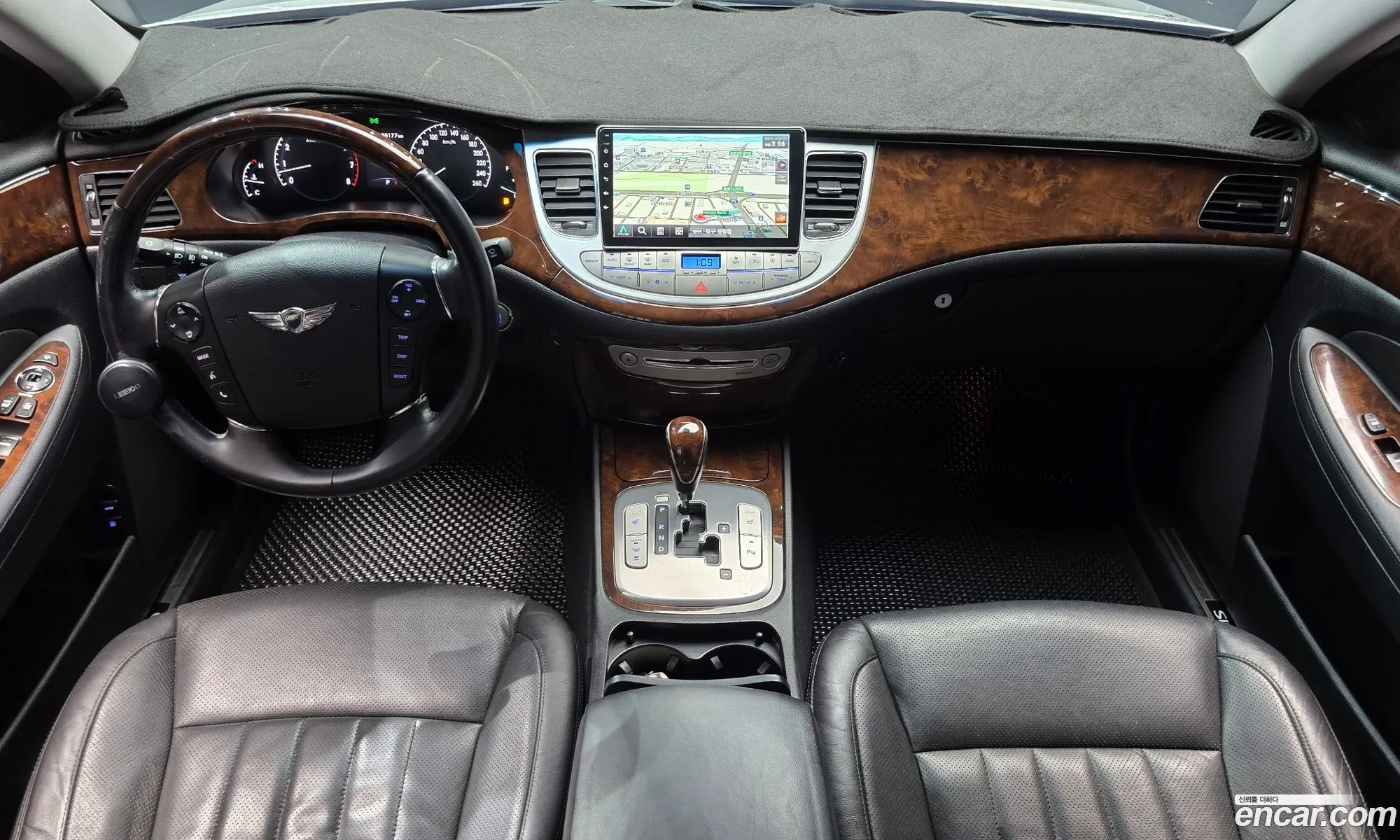 Hyundai Genesis 2010 — 2