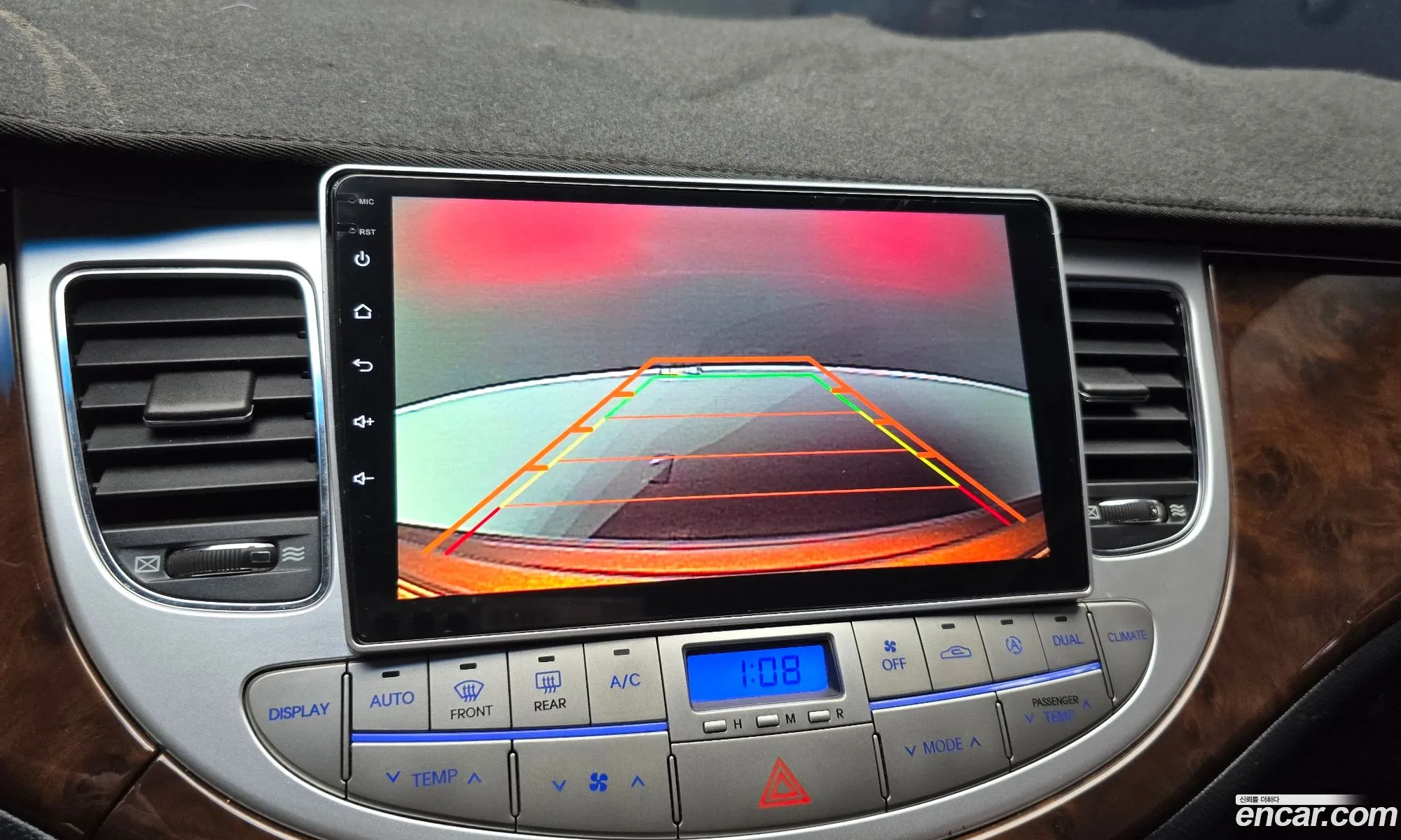 Hyundai Genesis 2010 — 13