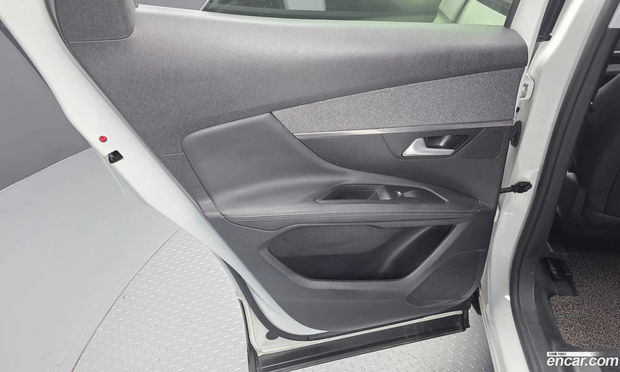 Peugeot 3008 2017 — 30