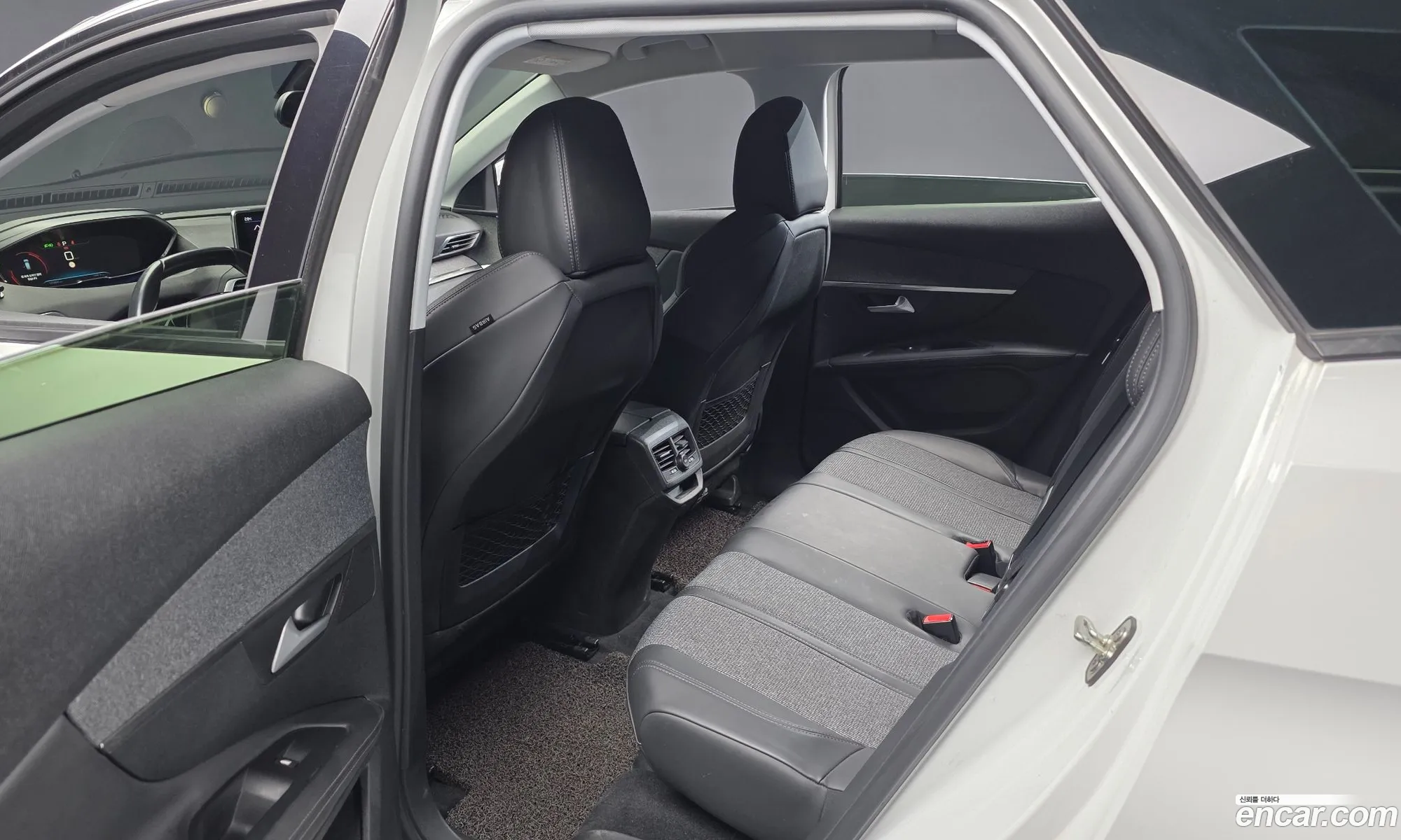 Peugeot 3008 2017 — 14