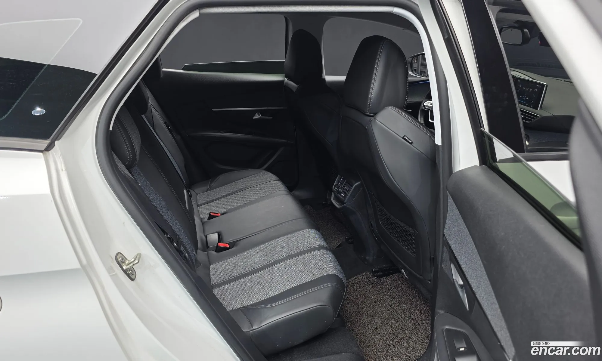 Peugeot 3008 2017 — 19