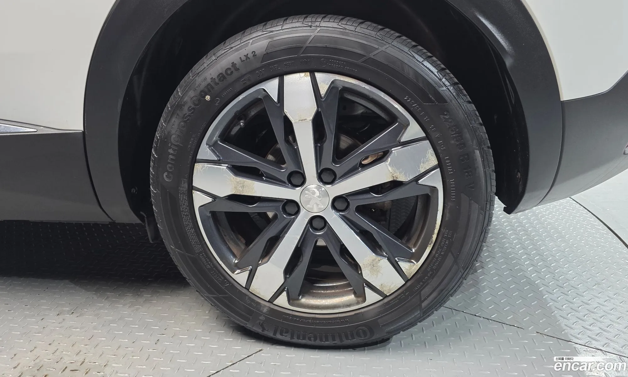 Peugeot 3008 2017 — 2