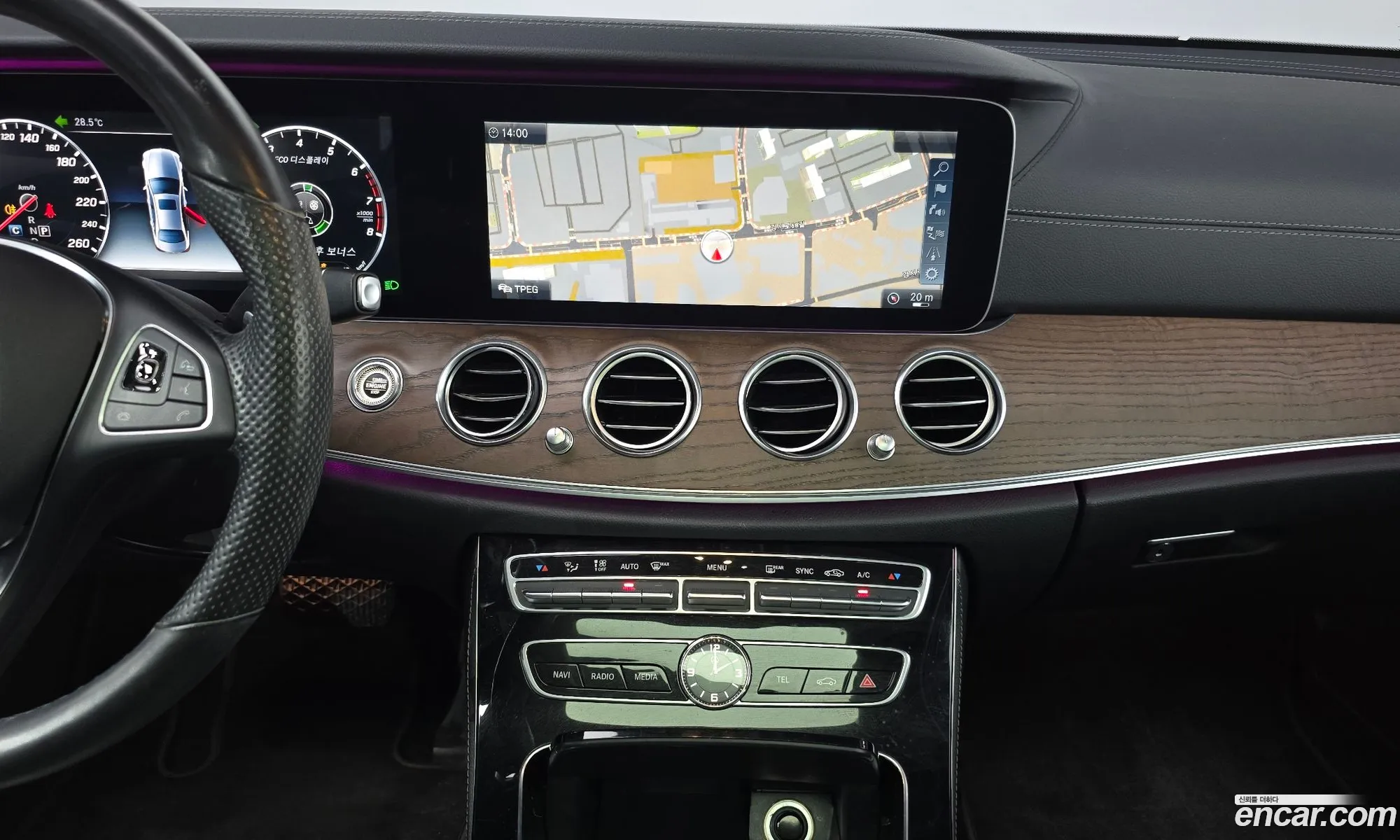 Mercedes-Benz E-Class W213 2017 WDDZF4JB5HA210599 — 2
