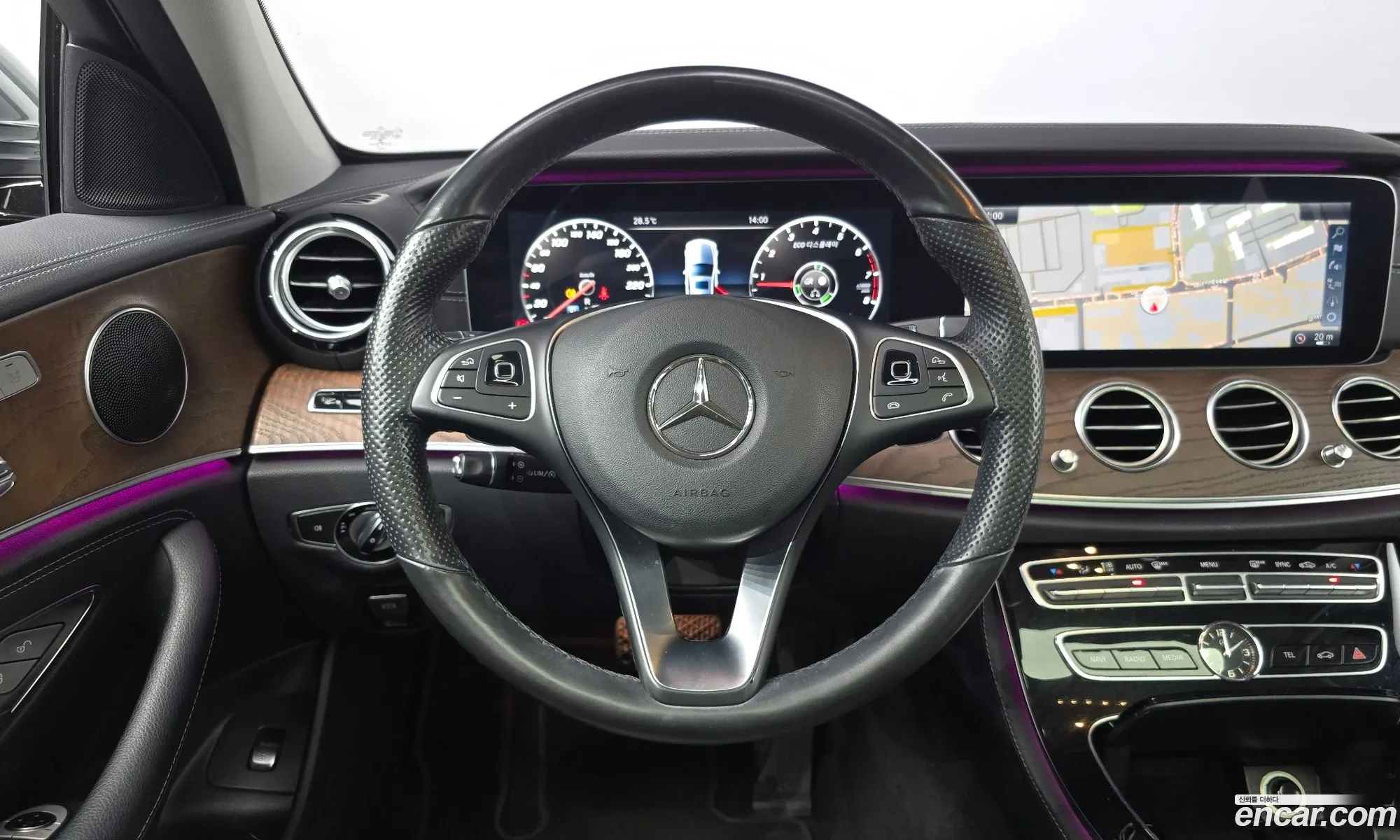 Mercedes-Benz E-Class W213 2017 WDDZF4JB5HA210599 — 11