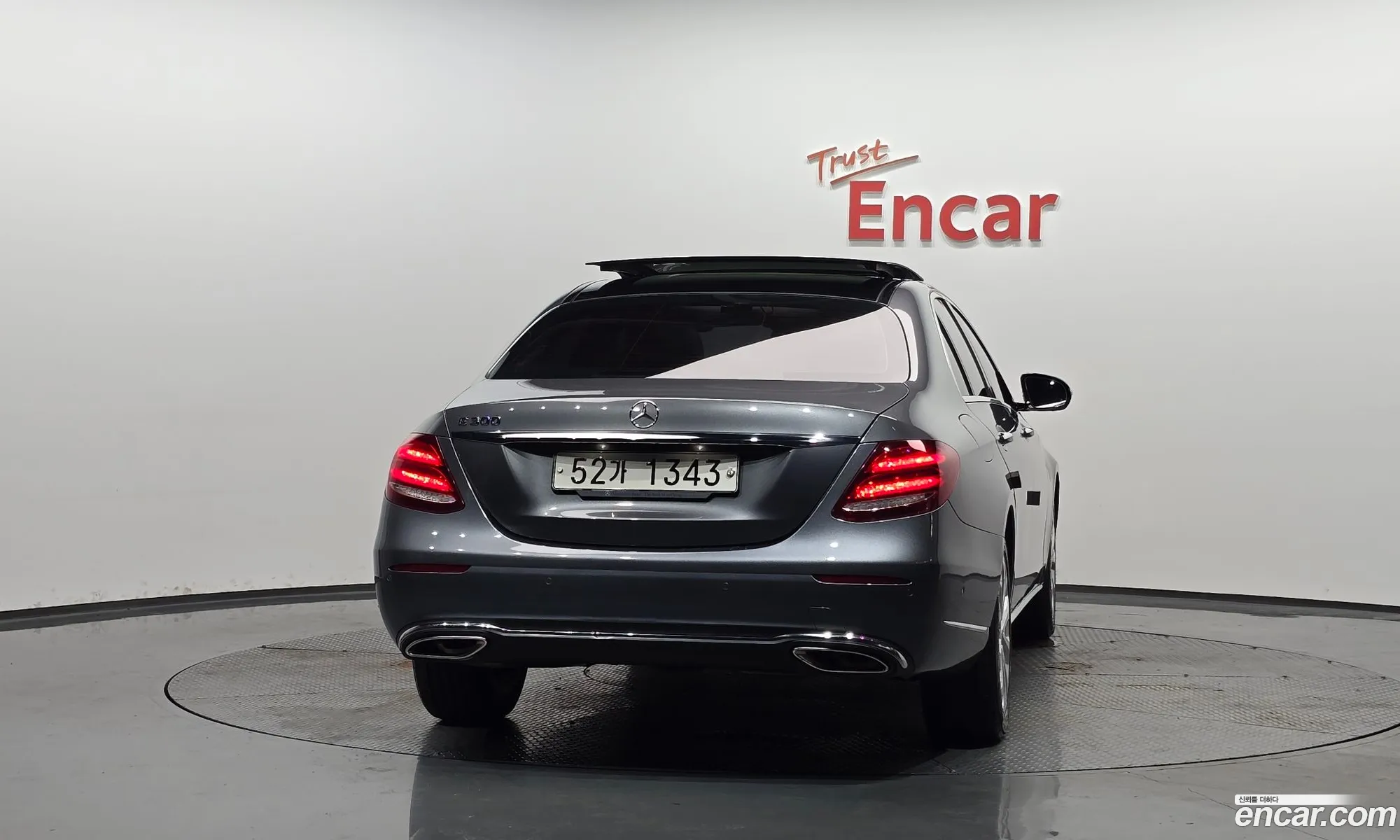 Mercedes-Benz E-Class W213 2017 WDDZF4JB5HA210599 — 3
