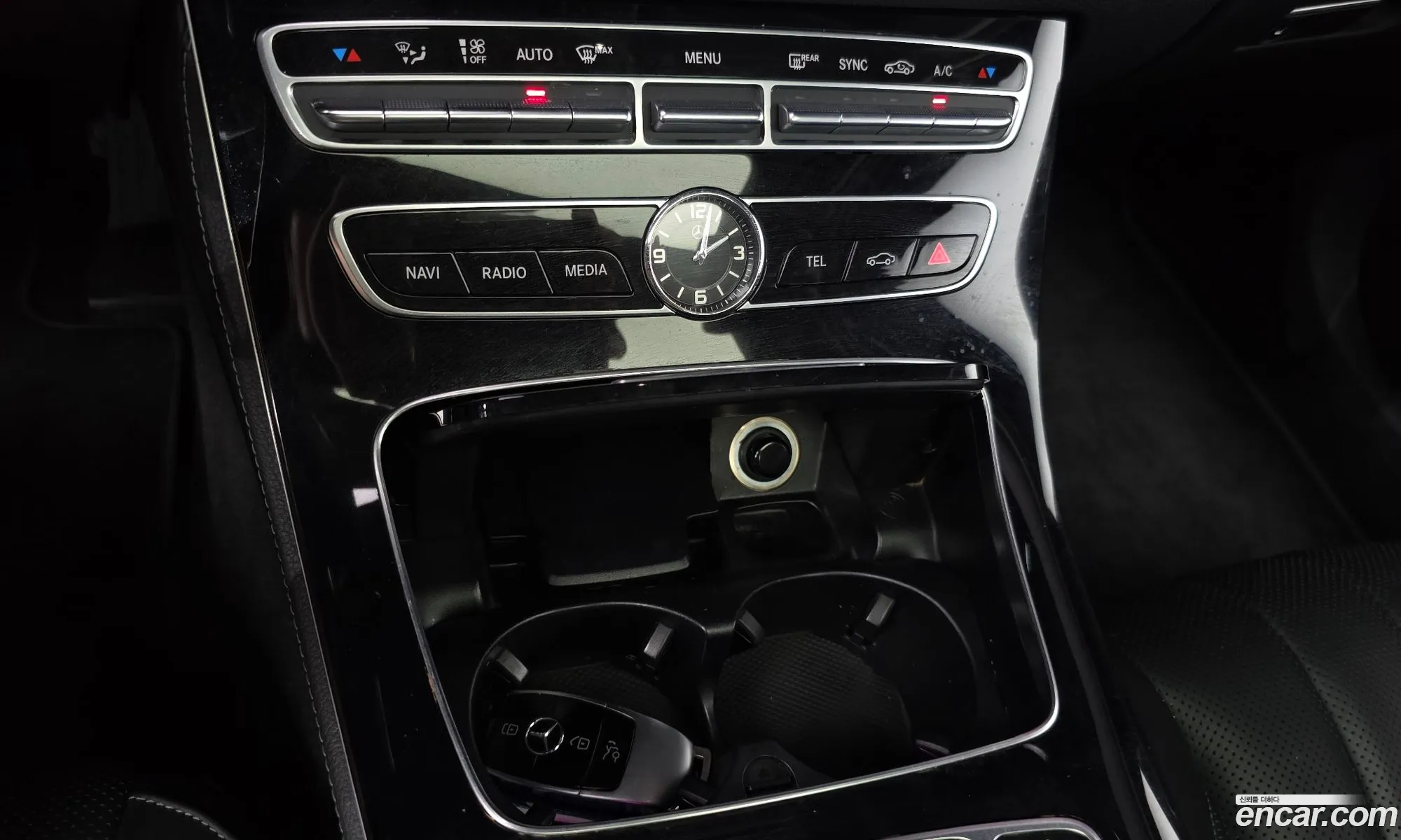 Mercedes-Benz E-Class W213 2017 WDDZF4JB5HA210599 — 24