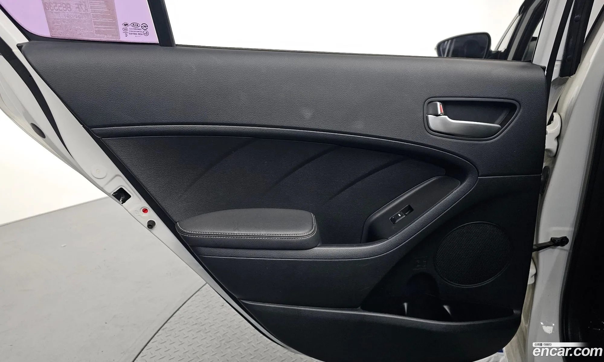 Kia K3 2014 — 18