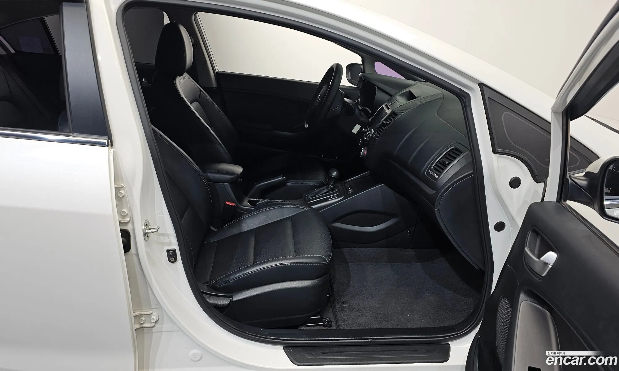 Kia K3 2014 — 13