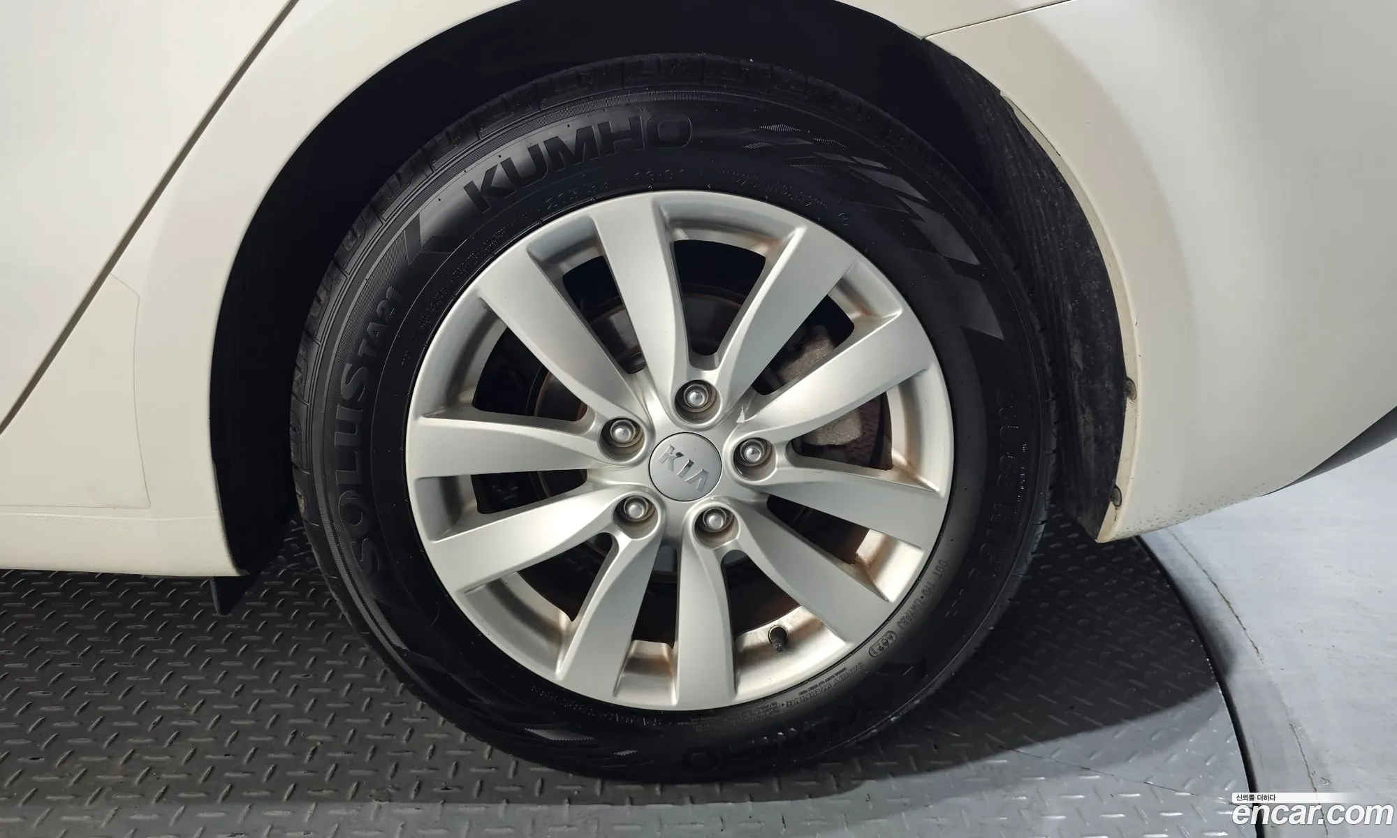 Kia K3 2014 — 31