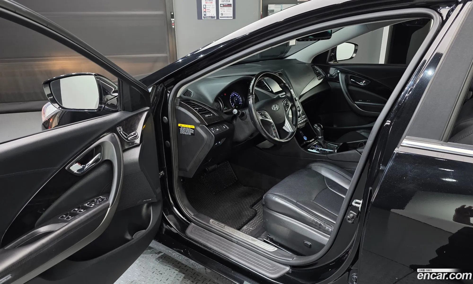 Hyundai Grandeur HG Hybrid 2015 — 29