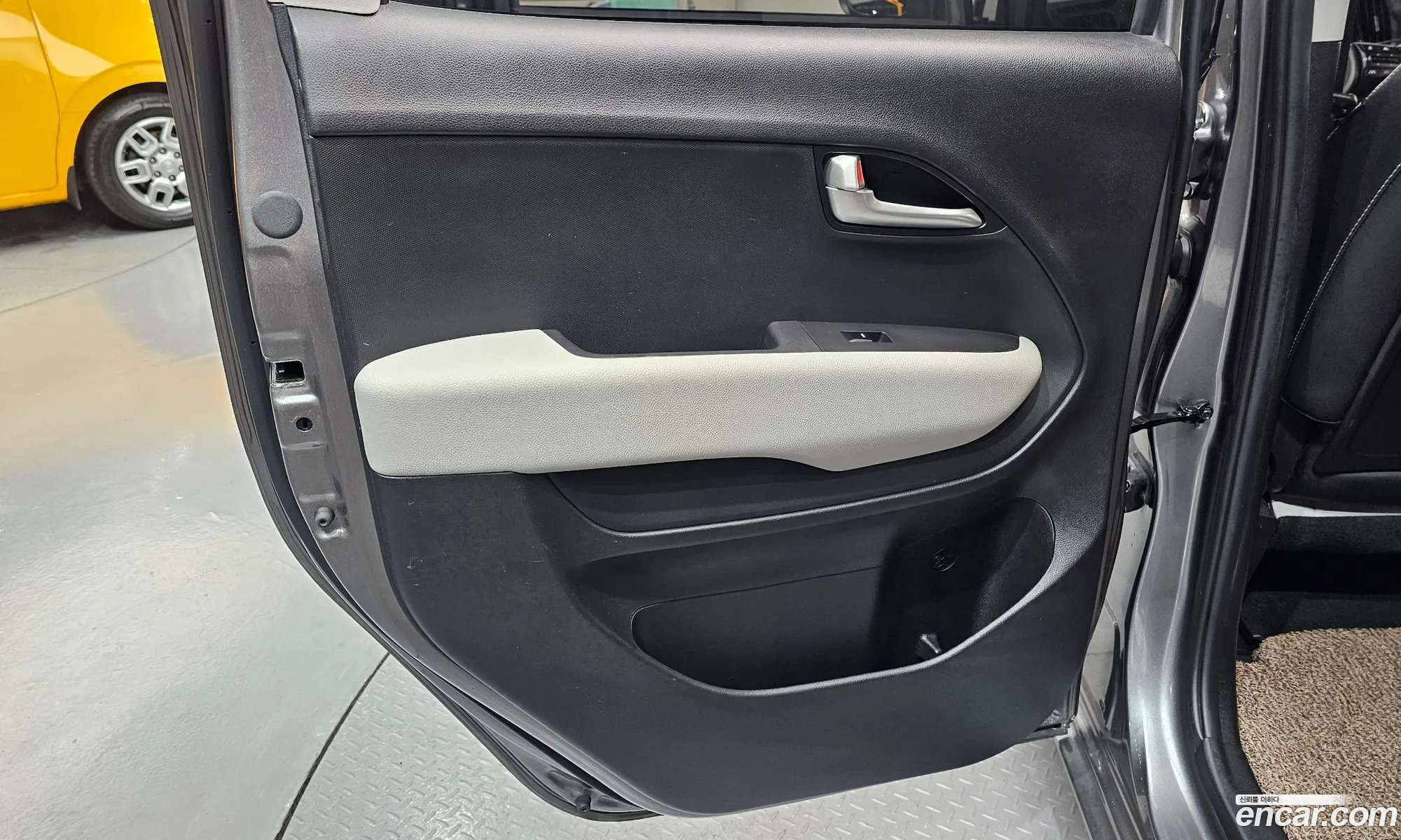 Kia Kia Ray EV 2024 — 5