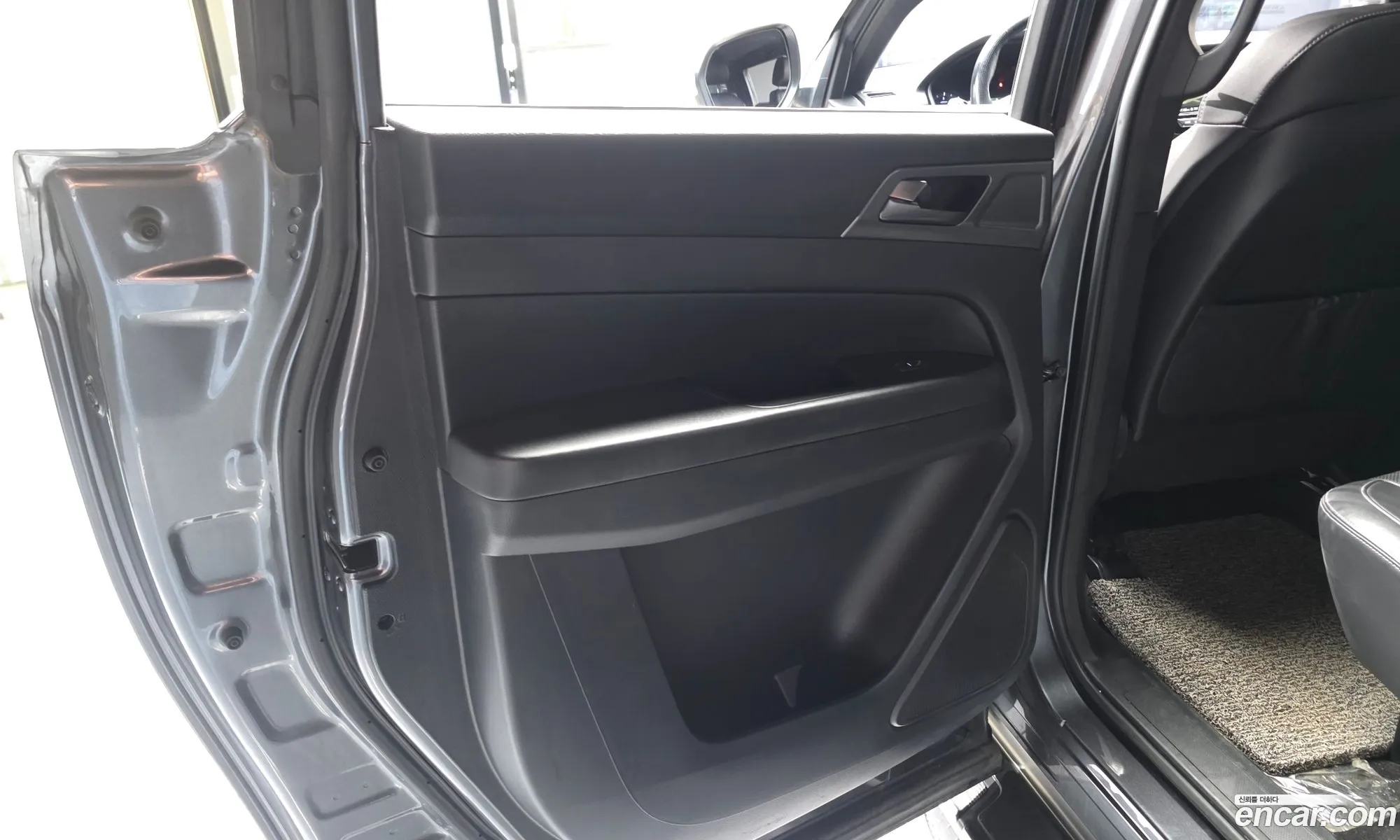 KG Mobility (SsangYong) Rexton Sports Khan