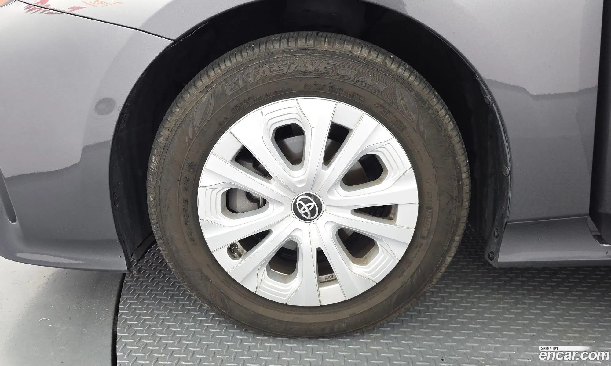 Toyota Prius 2019 JTDKARFU7K3085229 — 12