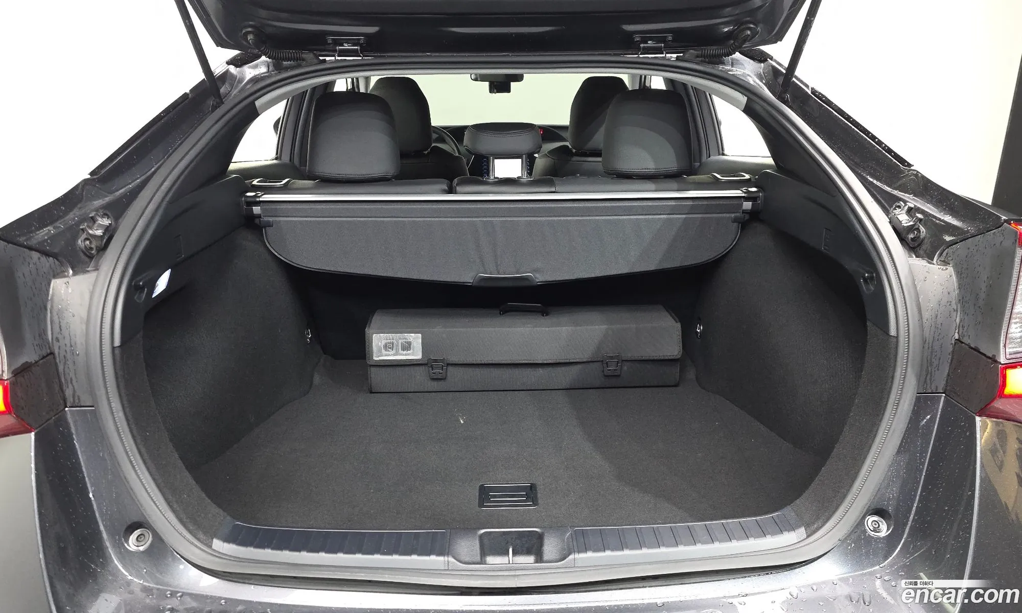 Toyota Prius 2019 JTDKARFU7K3085229 — 18