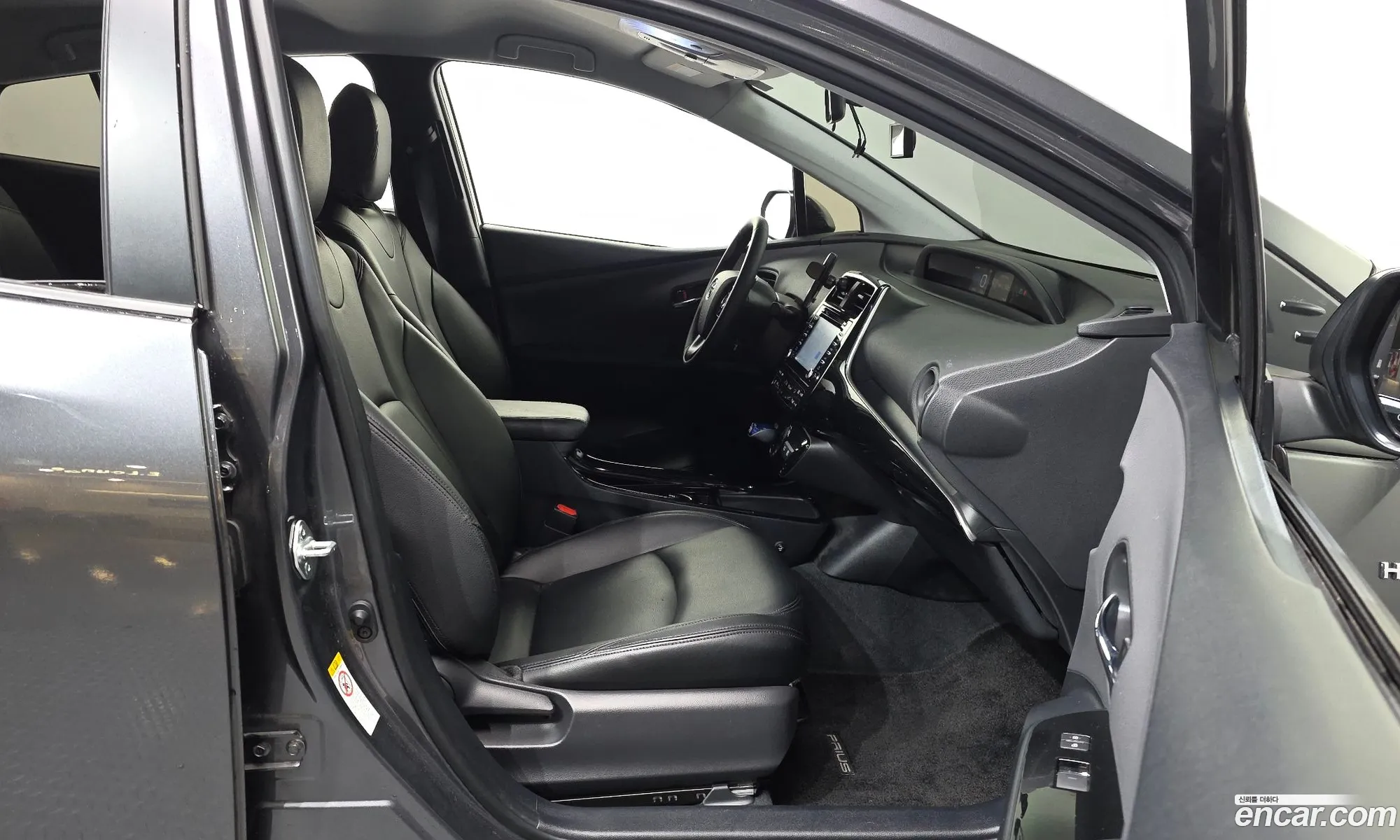 Toyota Prius 2019 JTDKARFU7K3085229 — 4