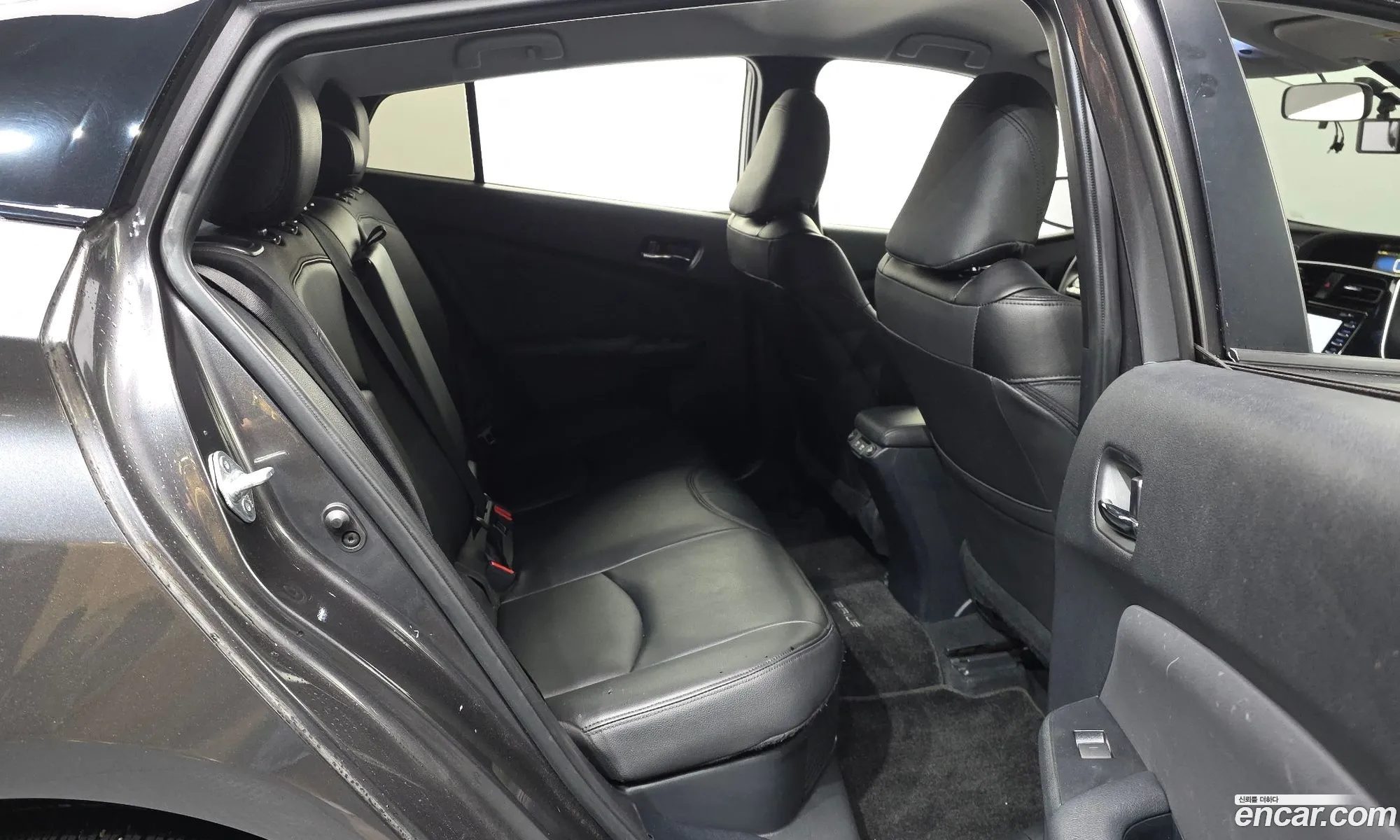 Toyota Prius 2019 JTDKARFU7K3085229 — 11