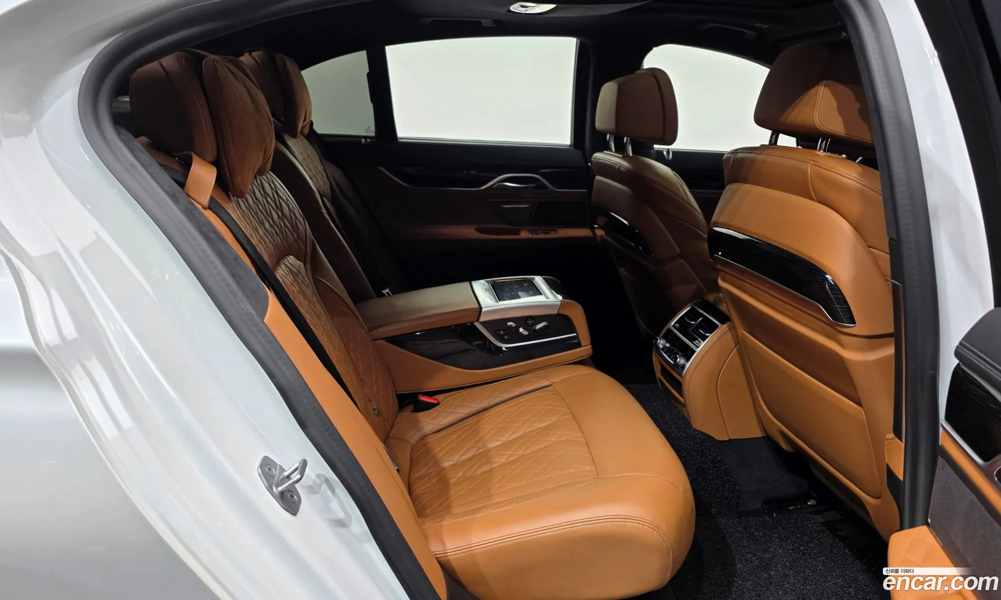 BMW 7 Series 2021 WBA7B8106MCG42460 — 23