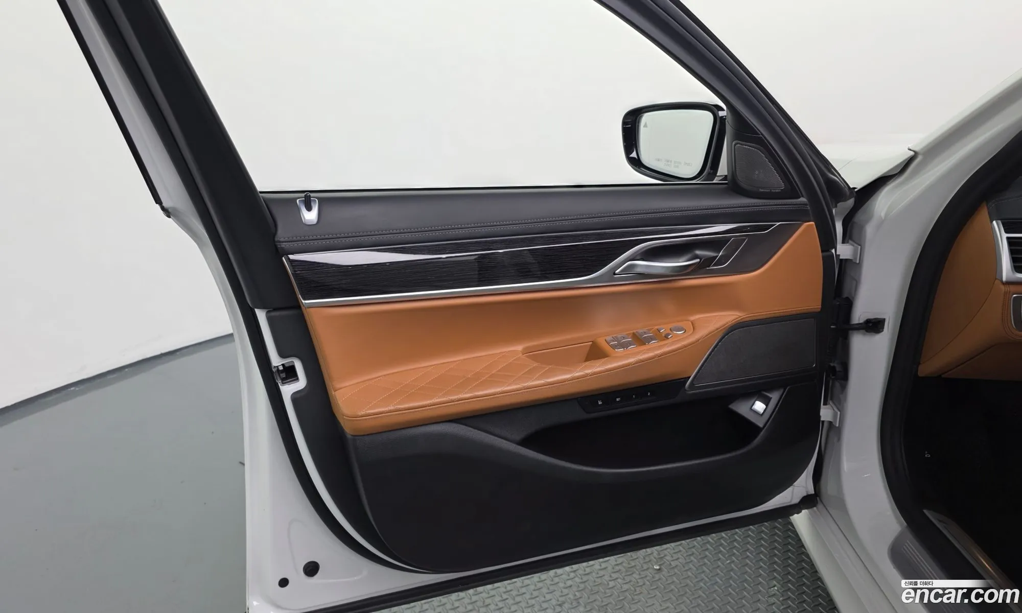 BMW 7 Series 2021 WBA7B8106MCG42460 — 38