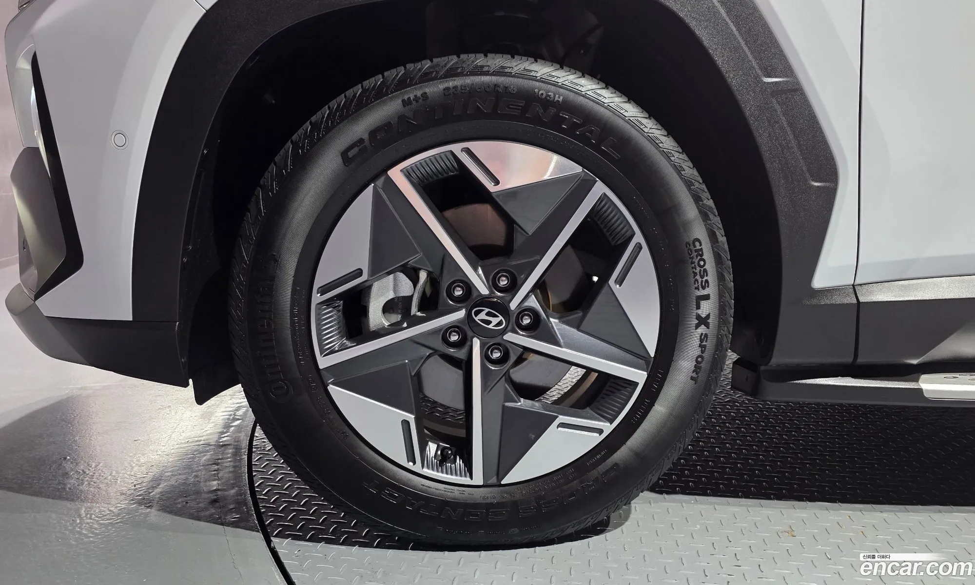 Hyundai Tucson Hybrid 2024 — 32