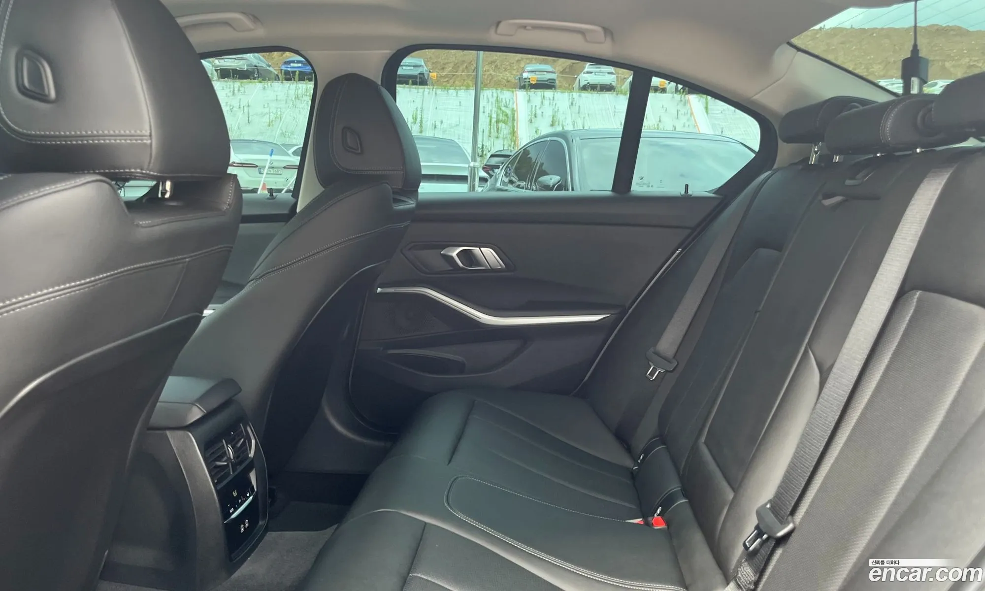 BMW 3 Series 2025 — 16