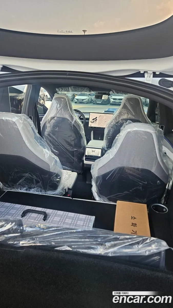 Tesla Model Y 2026 — 2