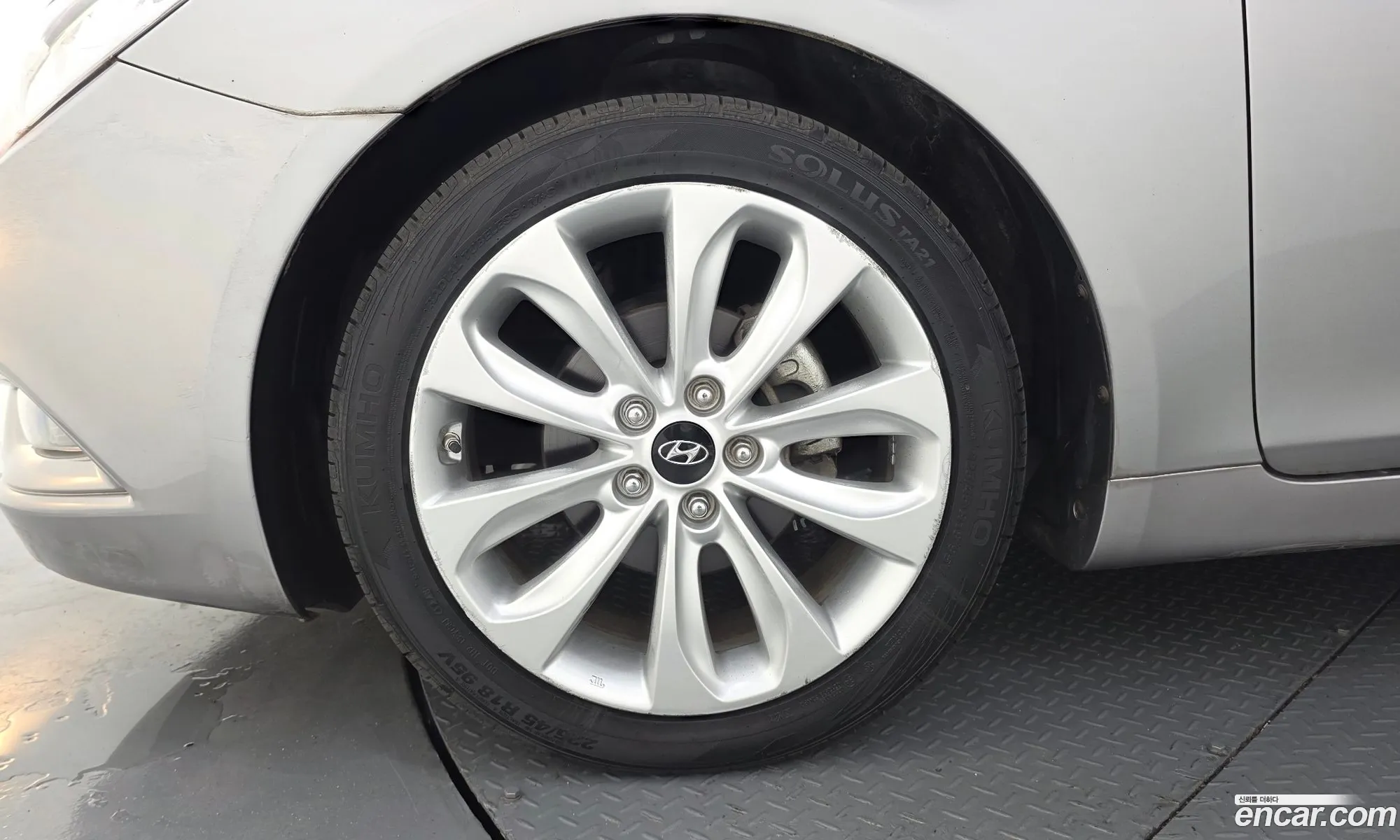 Hyundai YF Sonata 2009 — 6