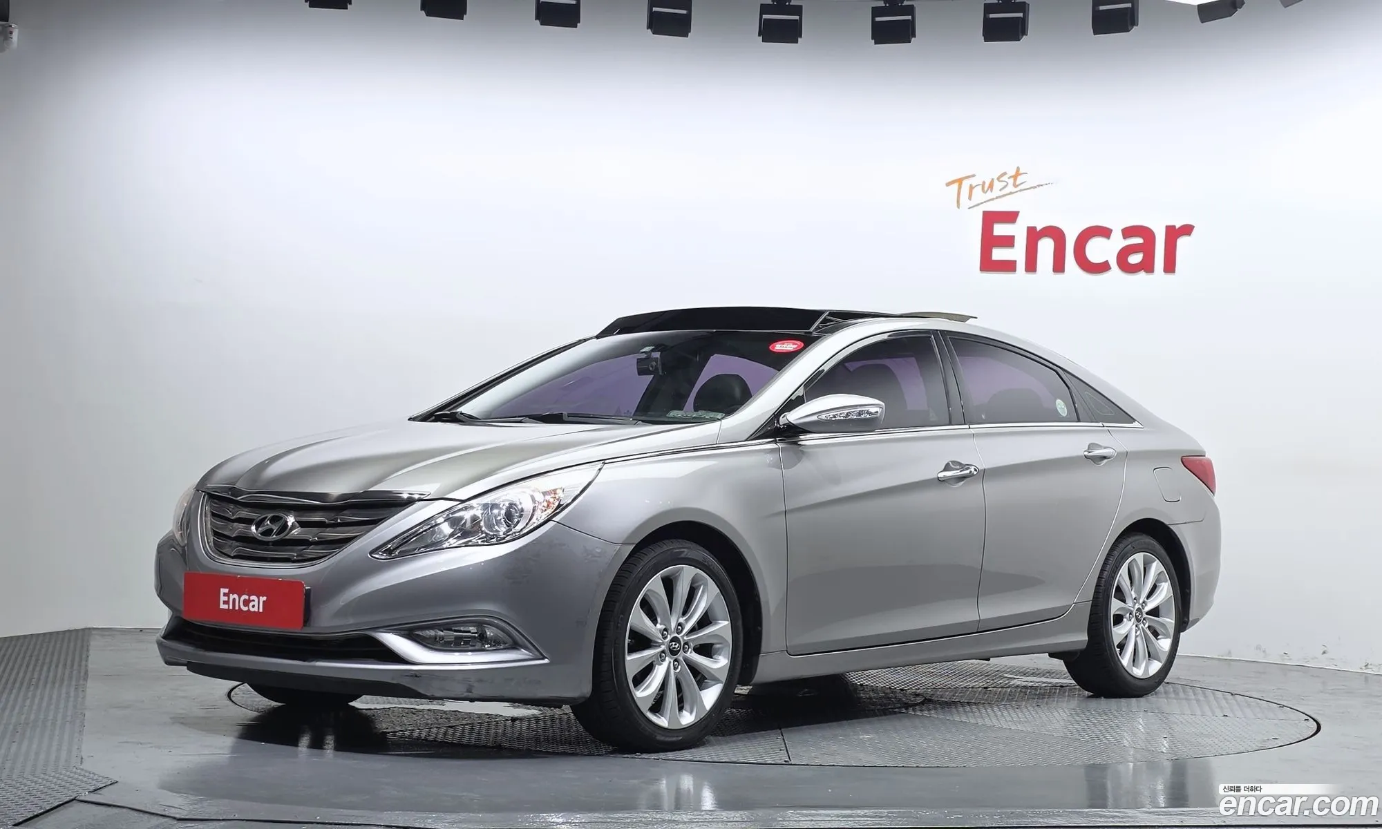 Hyundai YF Sonata 2009 — 8