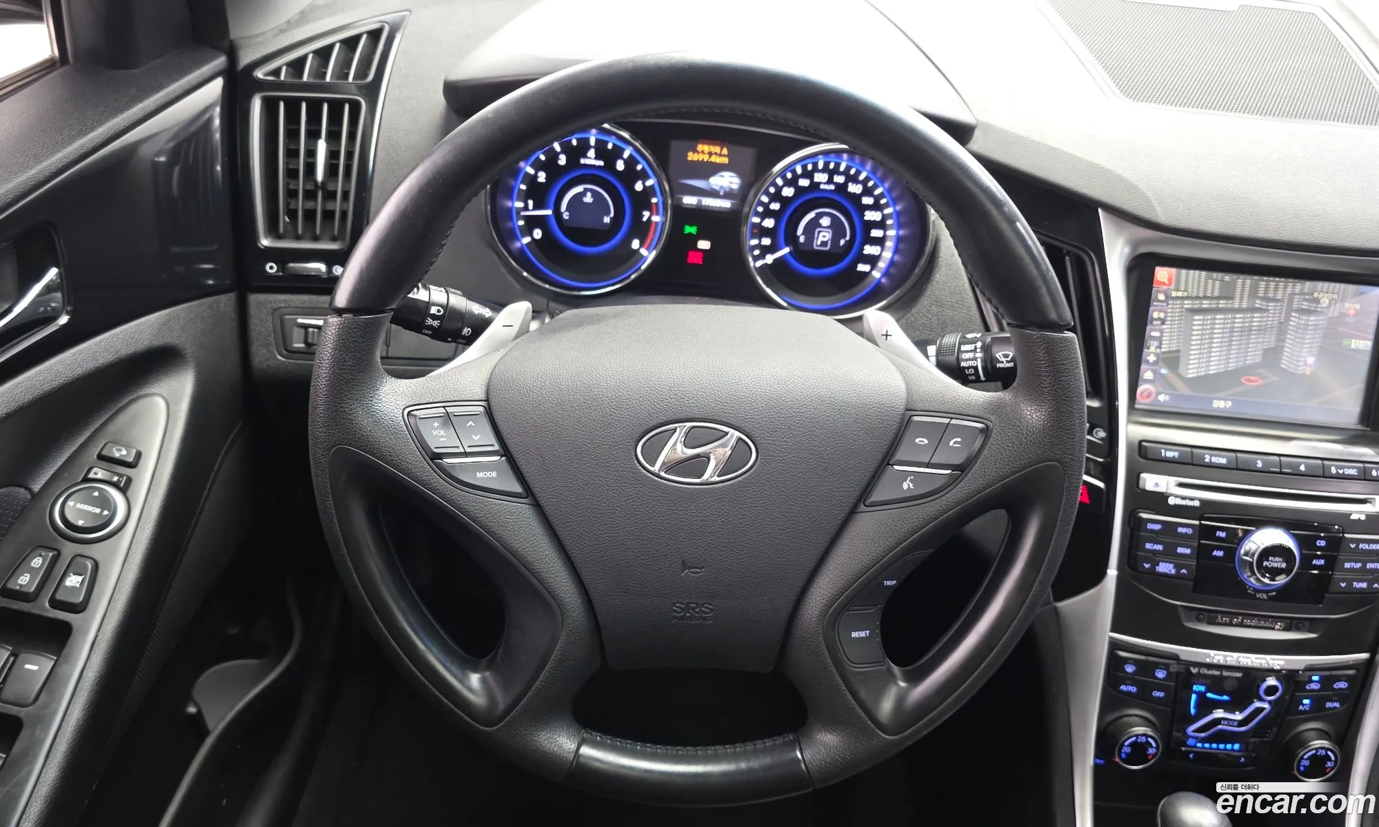 Hyundai YF Sonata 2009 — 9