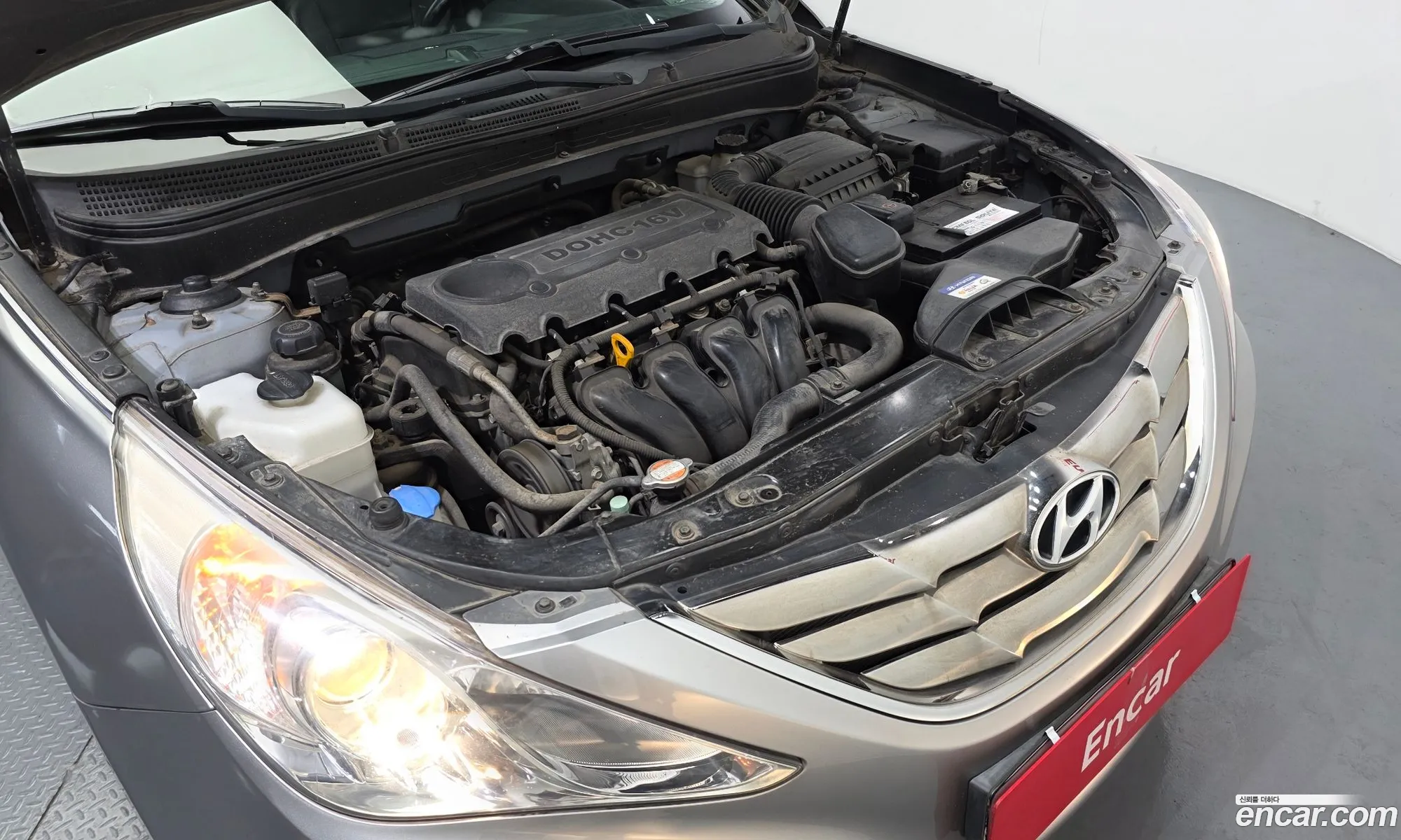 Hyundai YF Sonata 2009 — 12