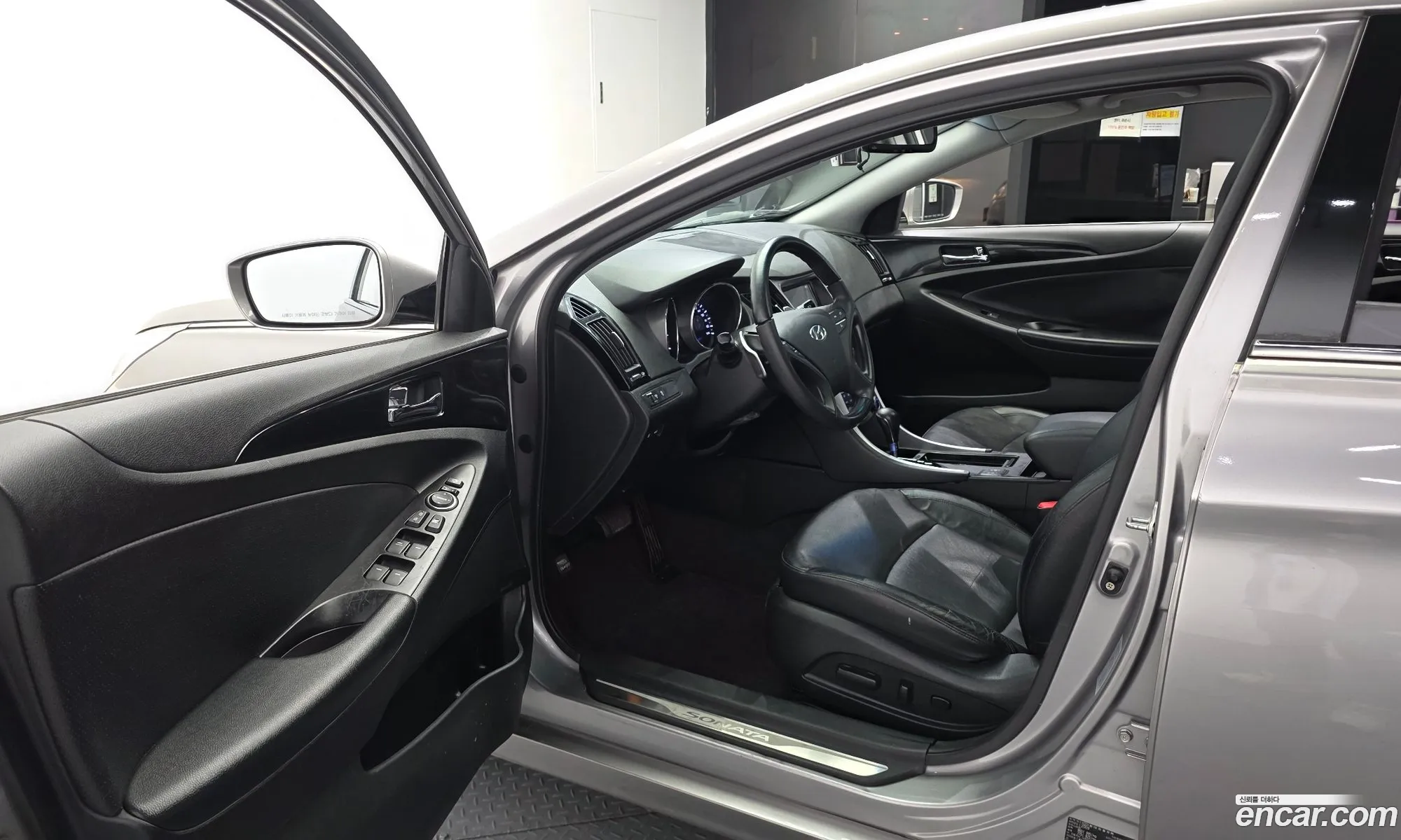Hyundai YF Sonata 2009 — 3