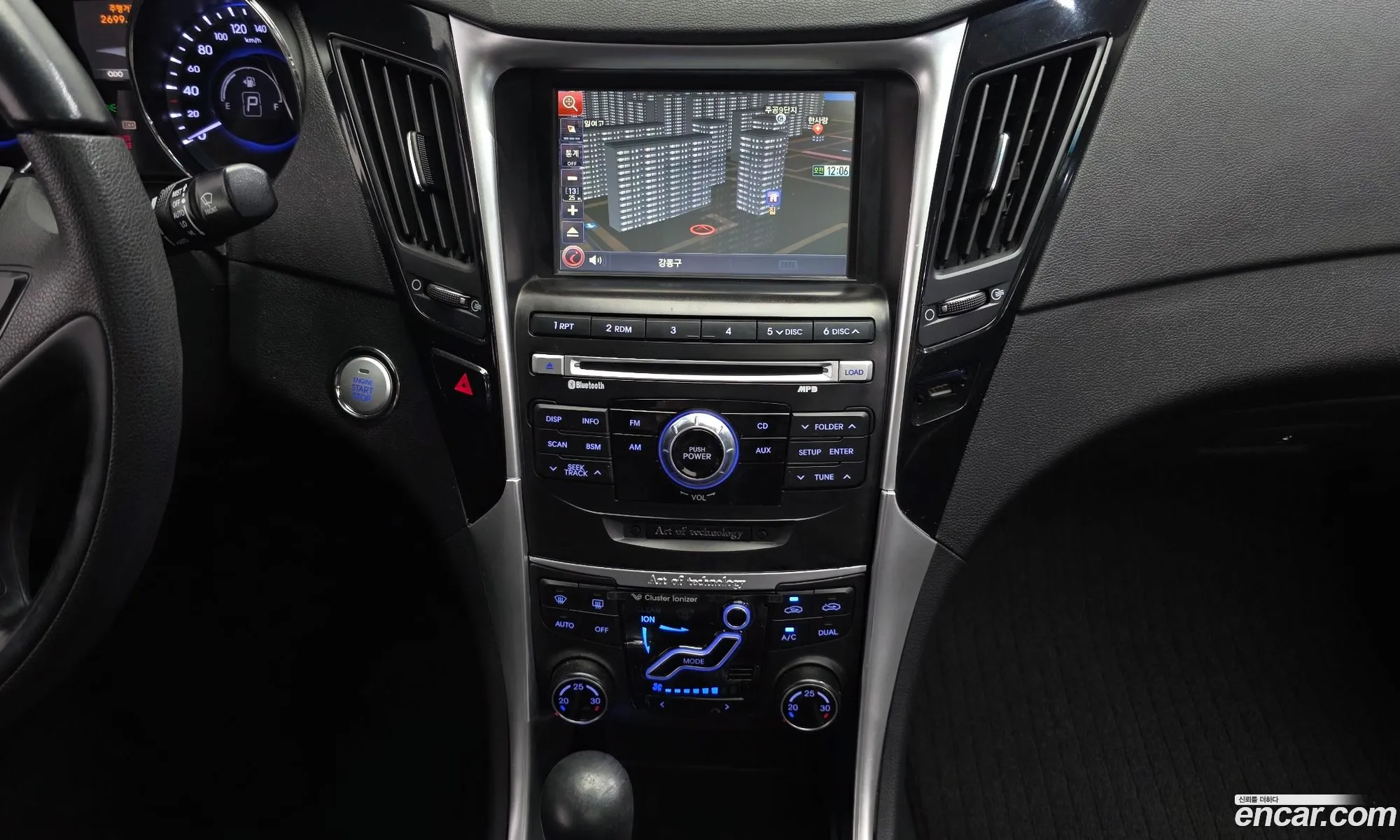 Hyundai YF Sonata 2009 — 13