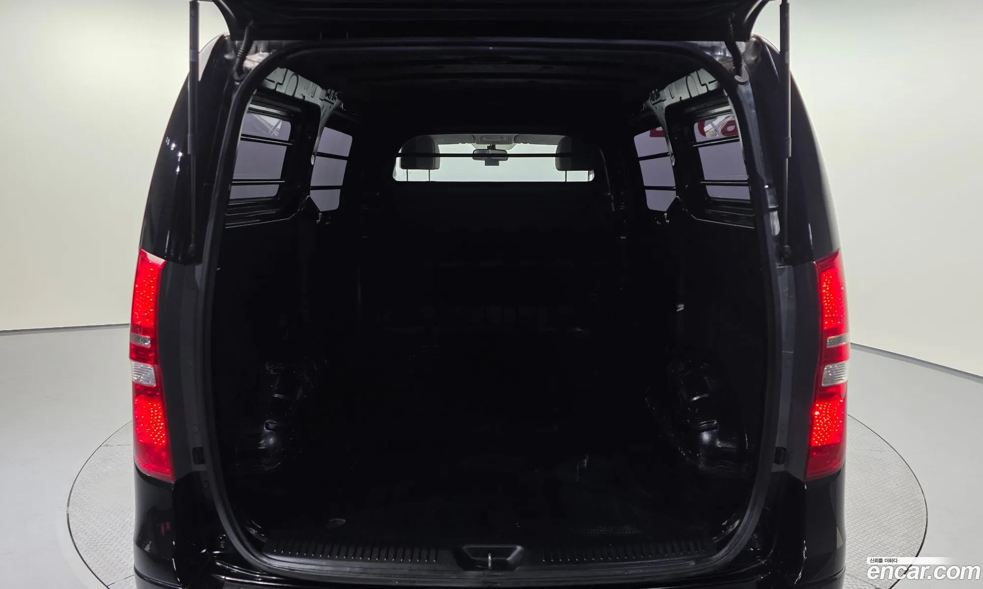 Hyundai Grand Starex 2019 — 15