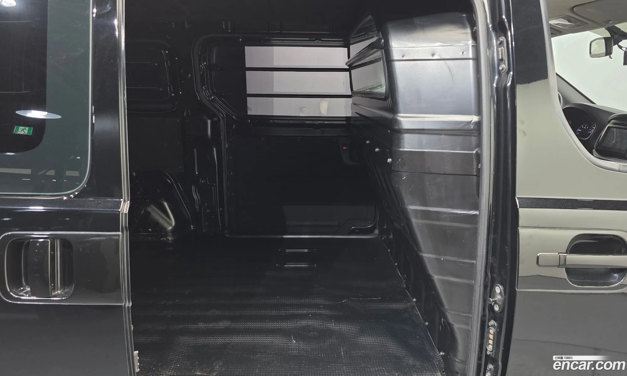 Hyundai Grand Starex 2019 — 17