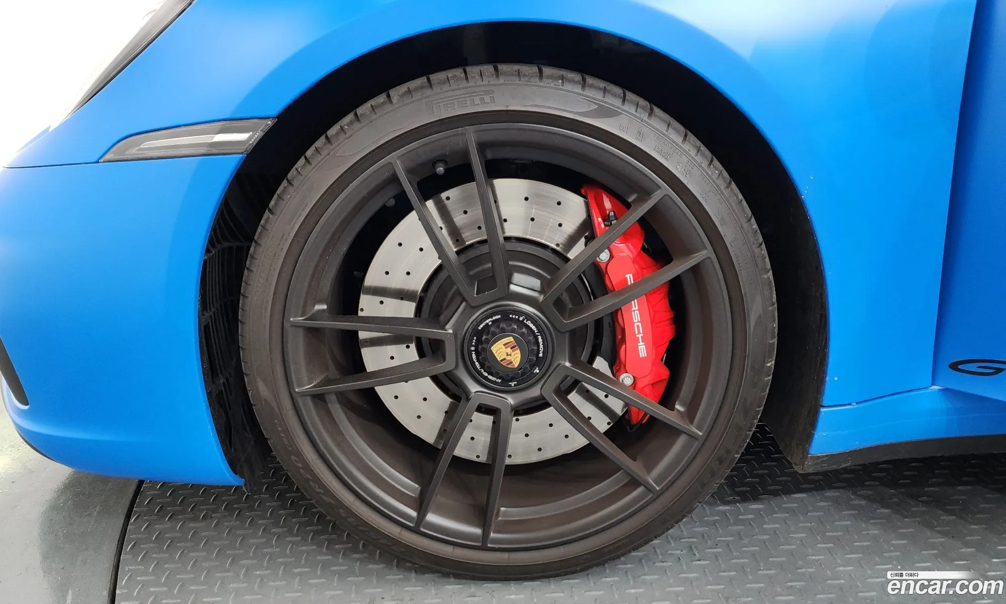 Porsche 911 2023 WP0CB299111111111 — 32