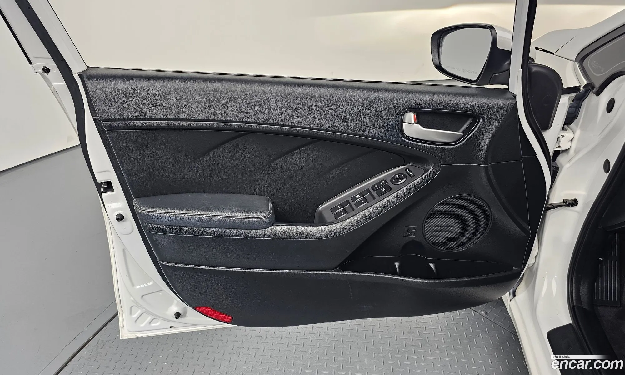 Kia K3 2018 — 23