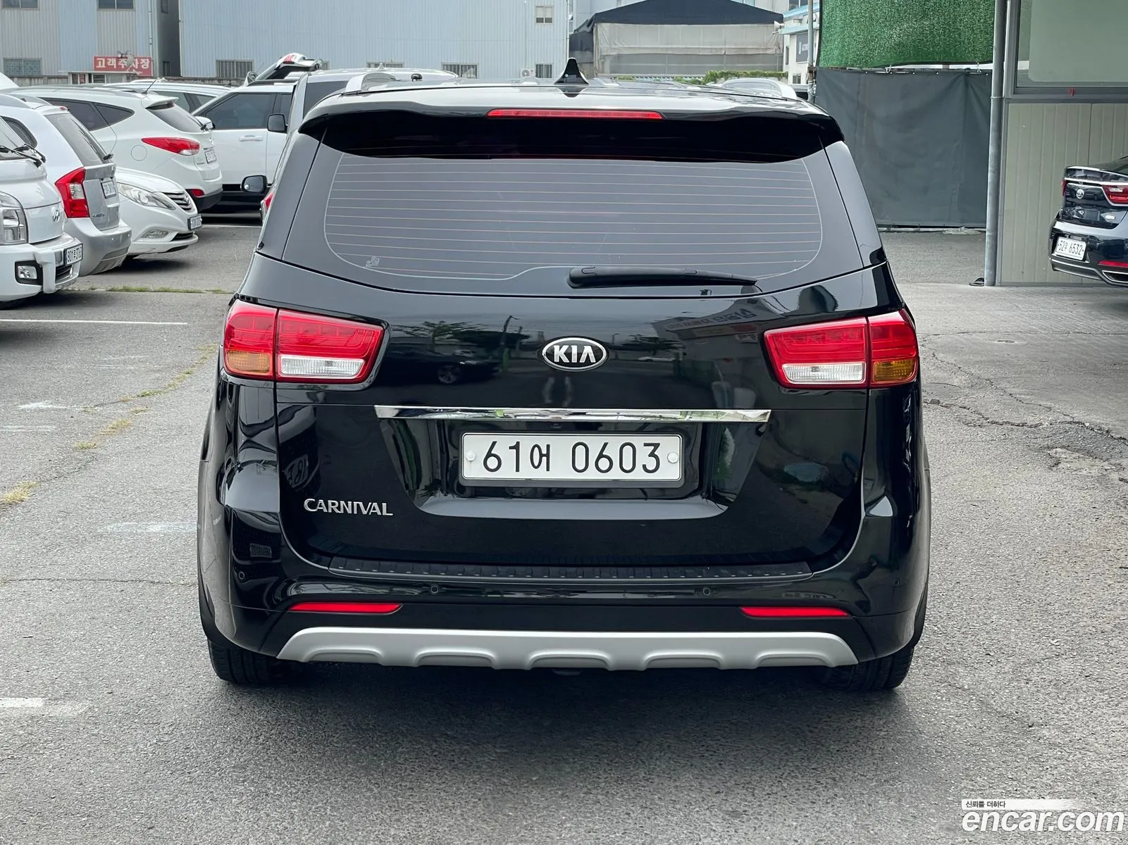 Kia Carnival 2016 — 8