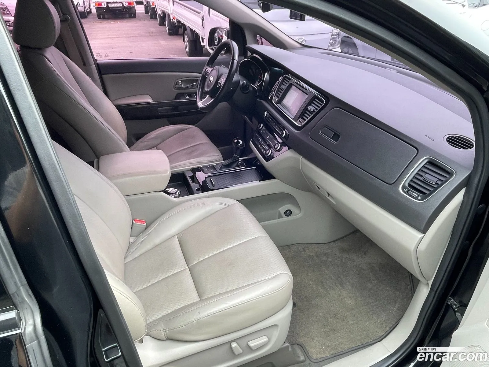 Kia Carnival 2016 — 10