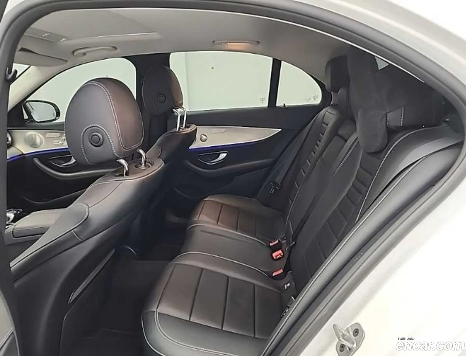 Mercedes-Benz E-Class W213 2018 — 17